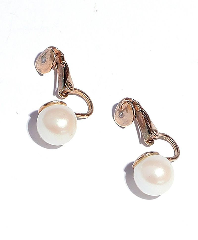 Vintage large Cultured Pearl Earings gold tone clip-on clasps, 1cm pearl
