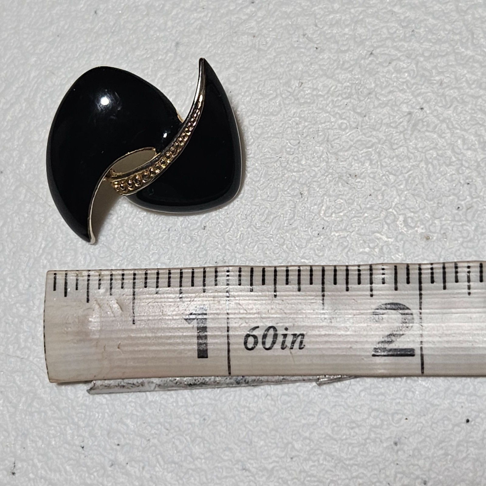 Vintage Black Gold Earrings Textured Detail Enamel Finish Fashion Jewelry Women