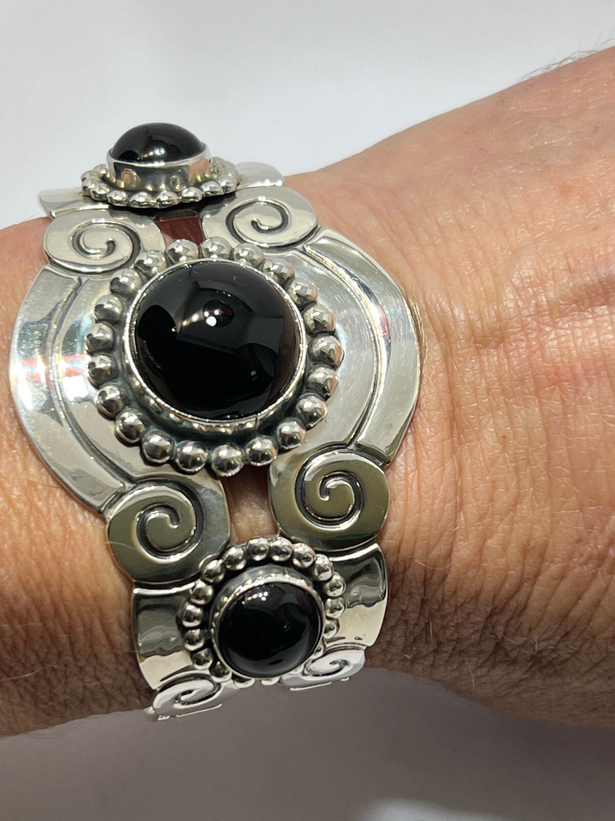 Vintage ATI Mexico cuff bracelet 925 Sterling silver Black Onyx heavy