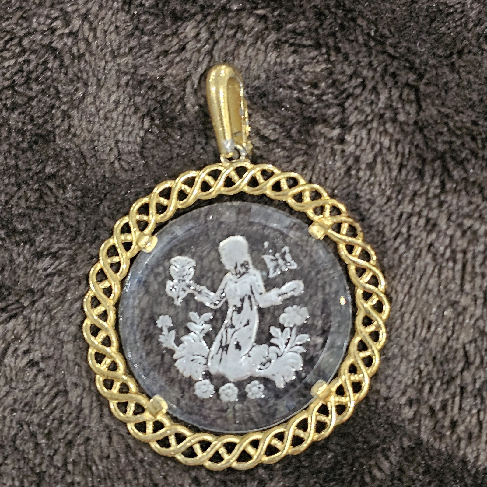 Vtg CROWN TRIFARI Carved Glass Intaglio Cameo Pendant Only Girl Flowers READ