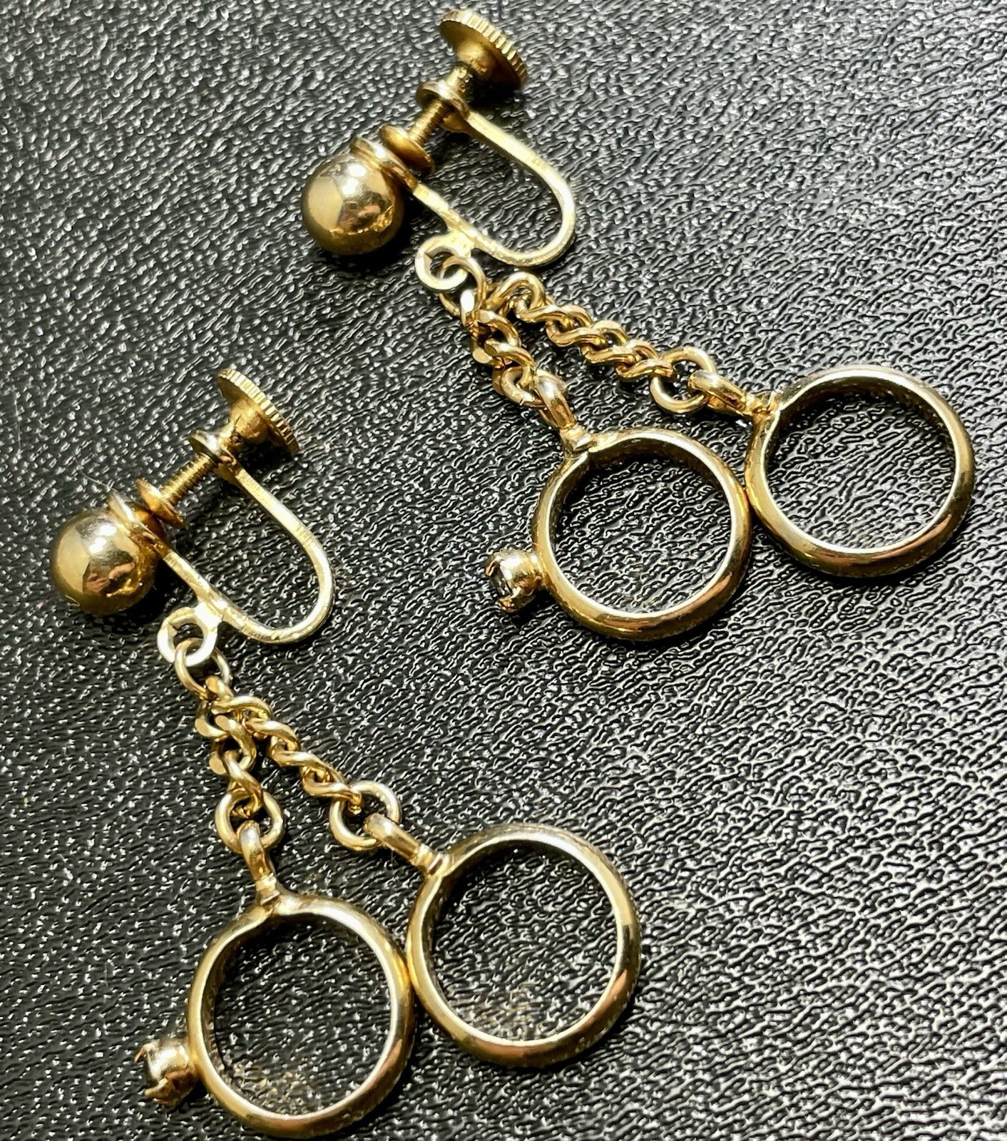 ALICE Signed Vintage 1.5” Gold Tone Crystal Rhinestone Chain Dangle Earrings