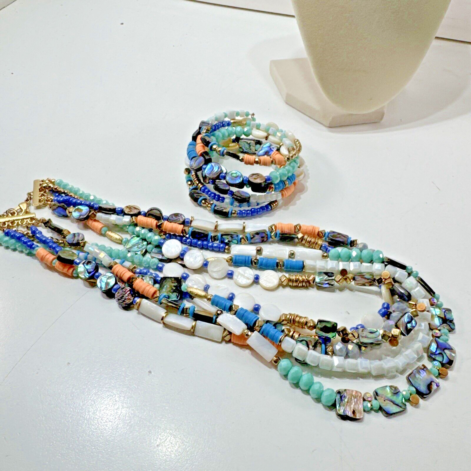 Beautiful Vintage Estate Lot 4x Beaded/Metal/STONES 2X Necklaces 2X Bracelets