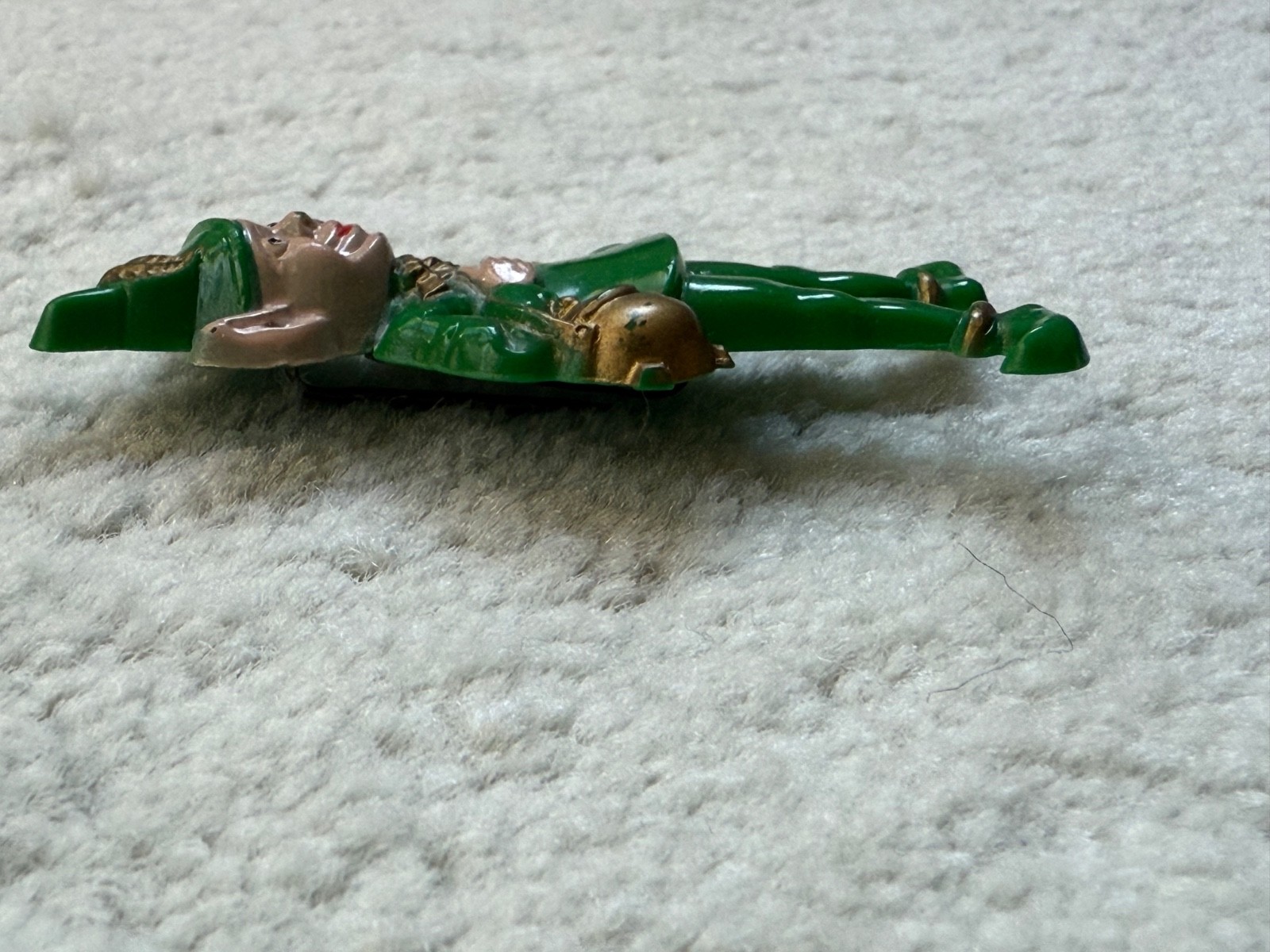 Vintage Plastic Green Leprechaun Brooch Pot Of Gold St Patrick’s Day Elf Pin