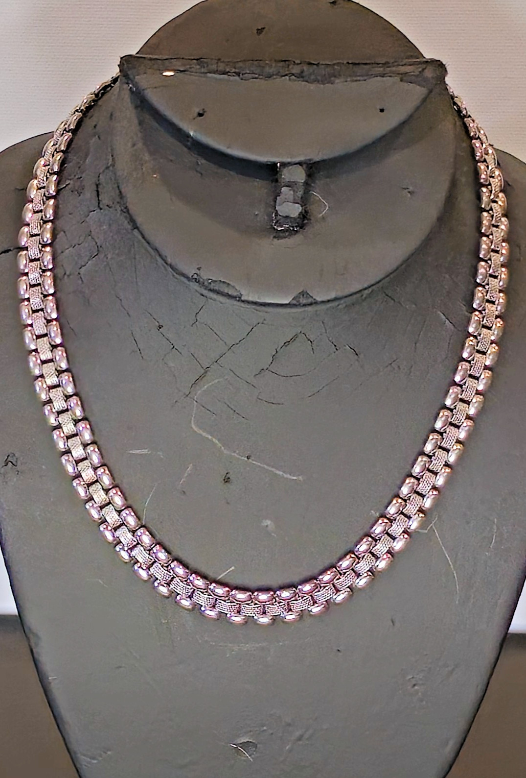 Monet Silver‑Tone Double Link Chain Necklace N Classic Polished Finish, Vintage