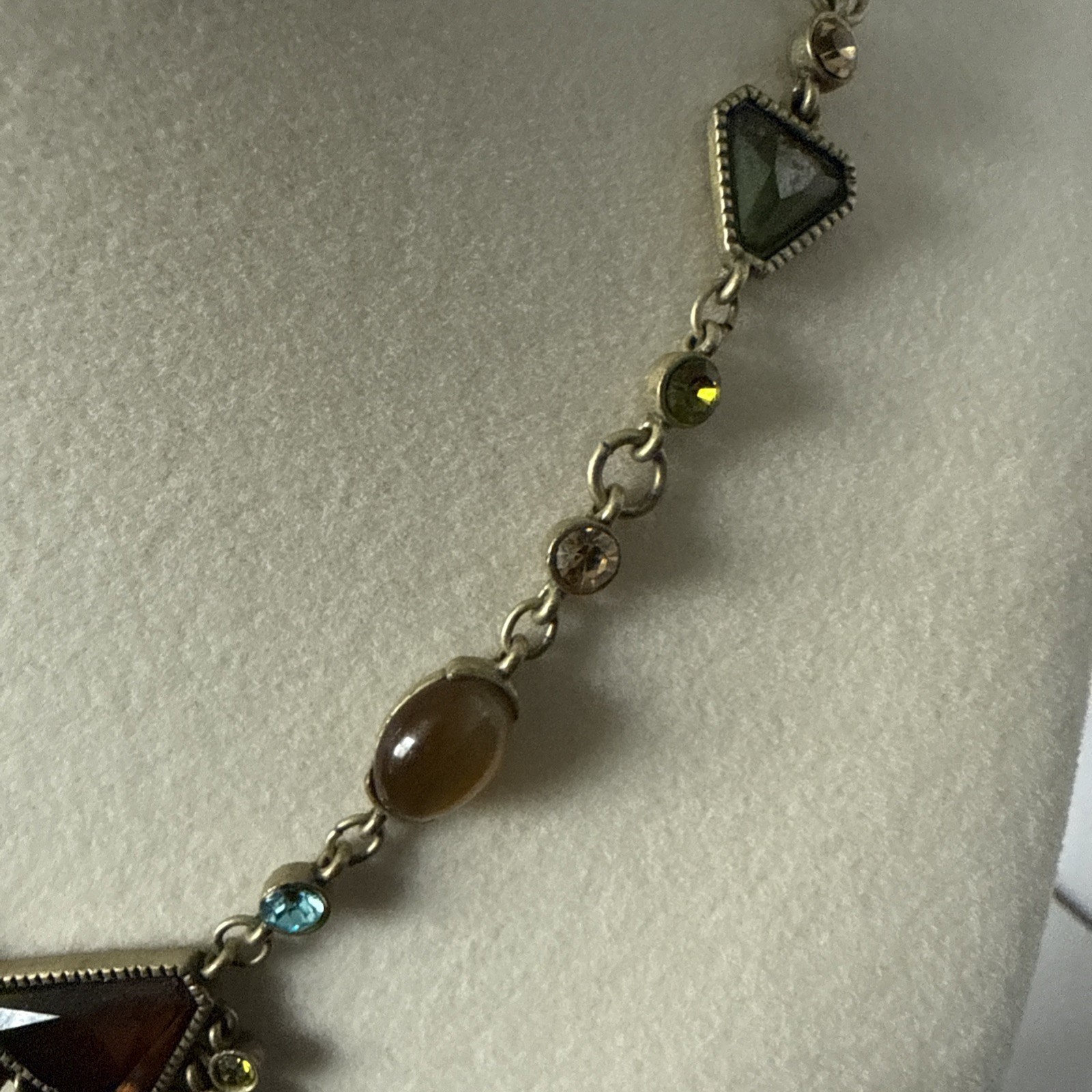 VTG Necklace With Multi Colored Stones Various Shapes /Sizes. Gold tone Chain