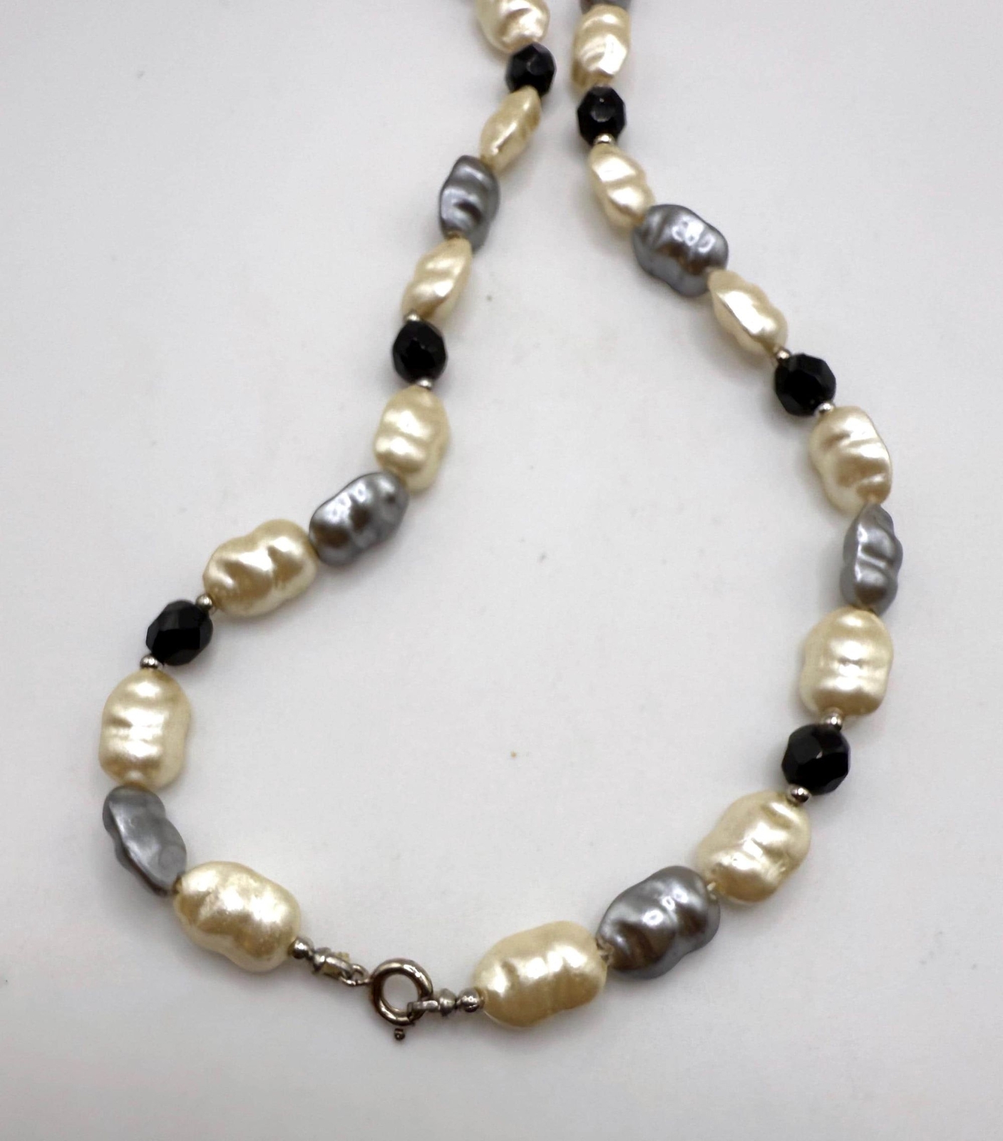 vintage faux pearl black gray and white beaded long necklace 30 inch