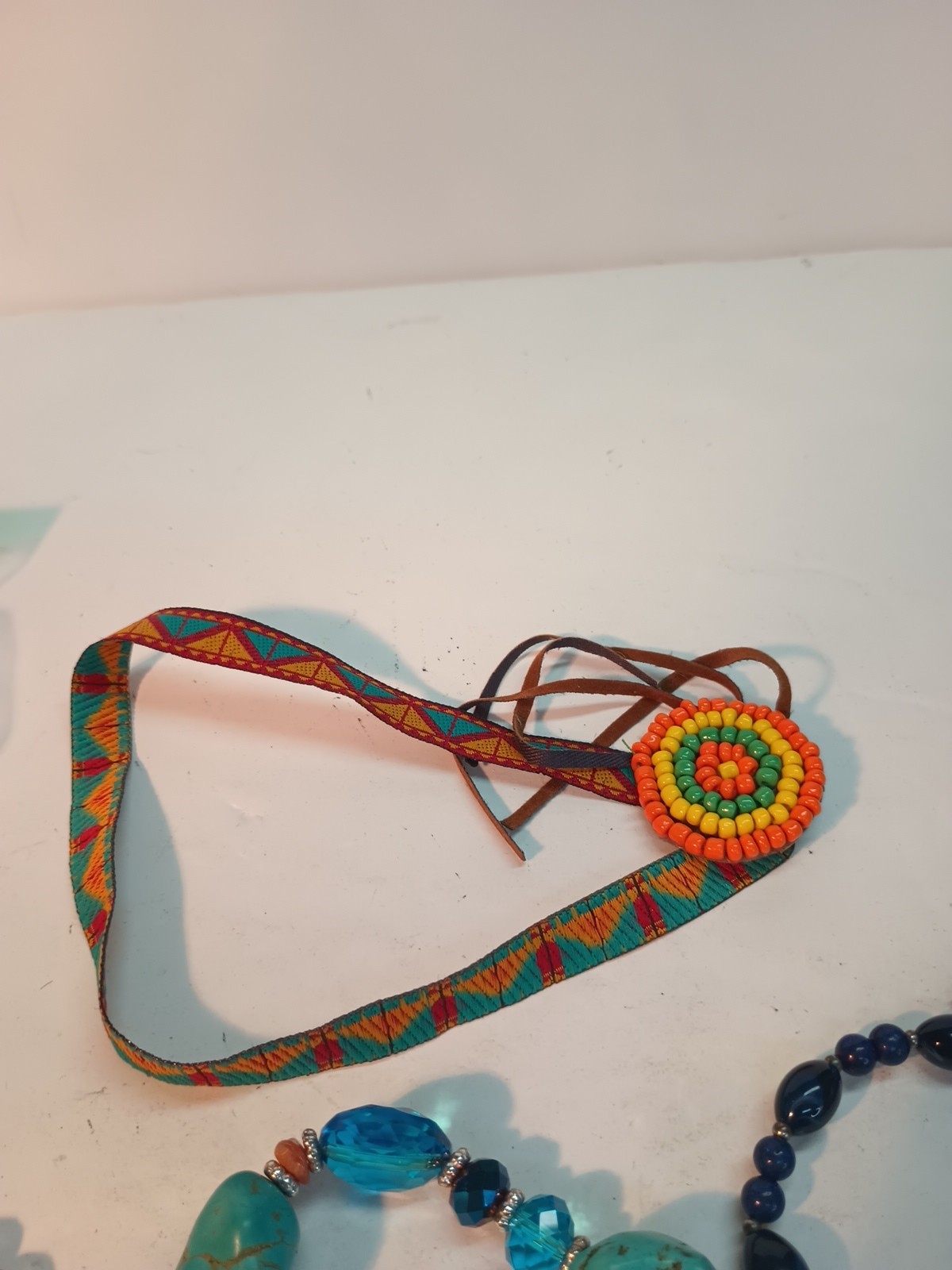 (1) Pre-owned Vintage Amazing 22 Costume Jewelry Pieces Not Sure If Some Might