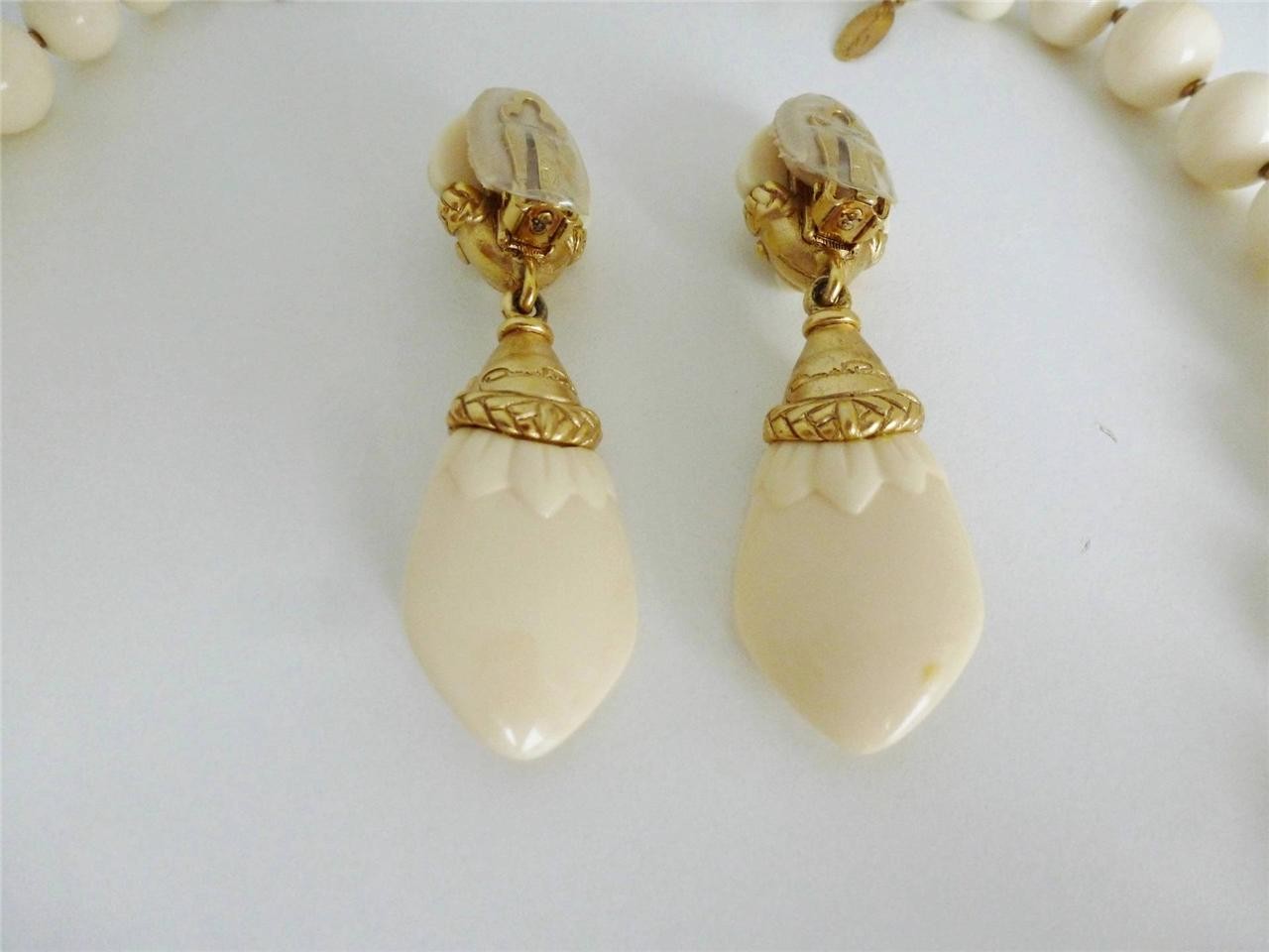 Vintage OSCAR DE LA RENTA Necklace Earrings Set Ivory Color Gold Designer Signed