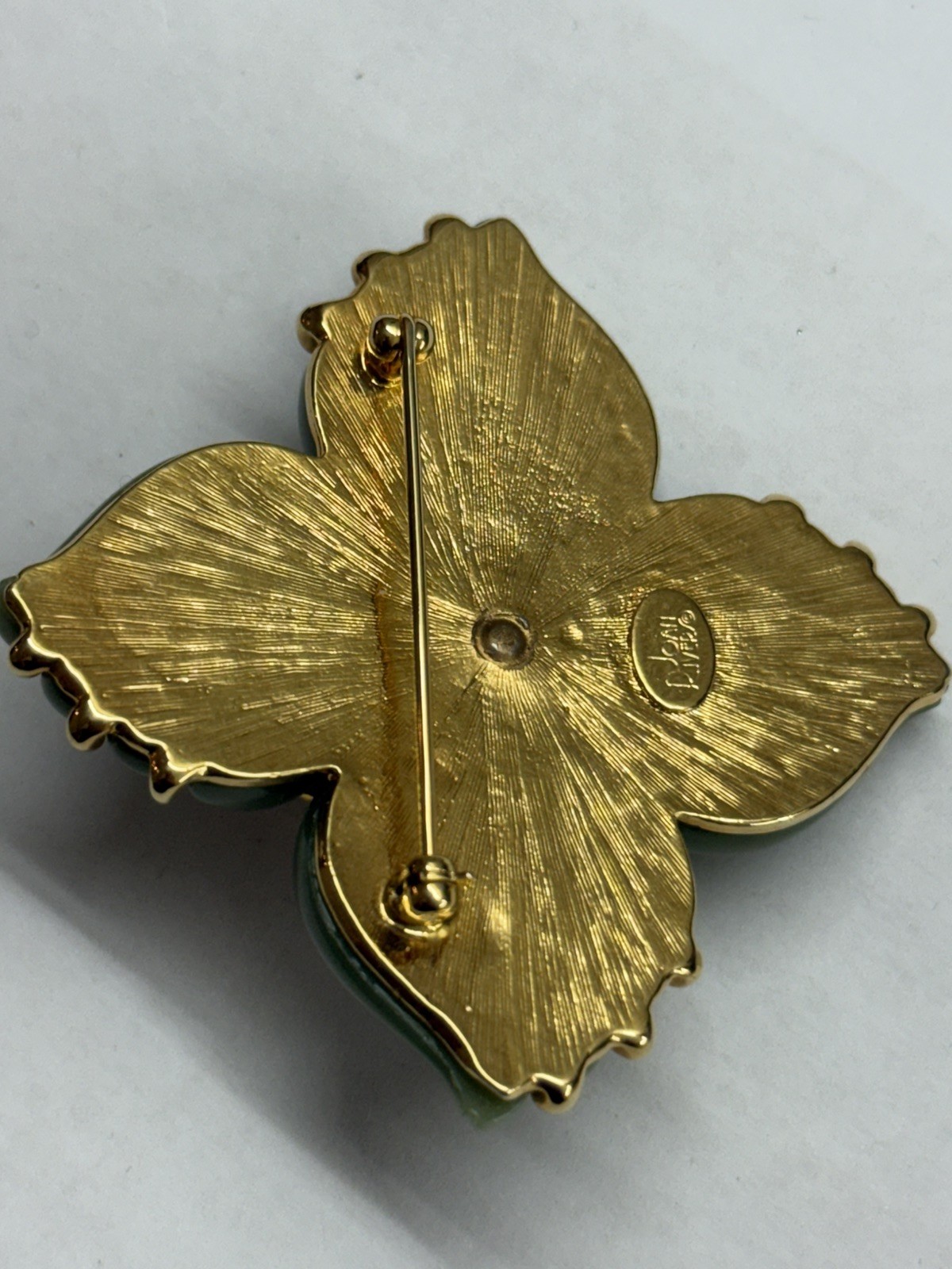 Joan Rivers 1990’s Faux Jade Coral & Clear Crystal Gold Tone Floral Brooch Pin