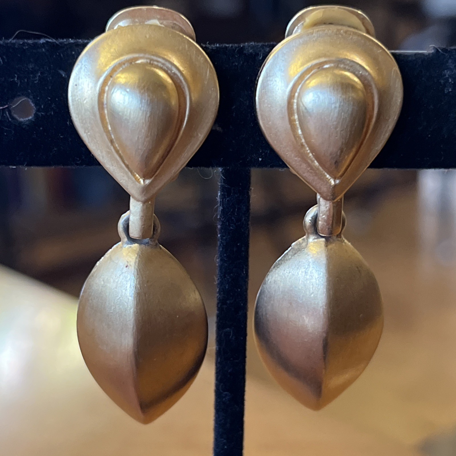 Vintage XEJA Matte Gold Dangle Drop Clip On Earrings Statement Classic