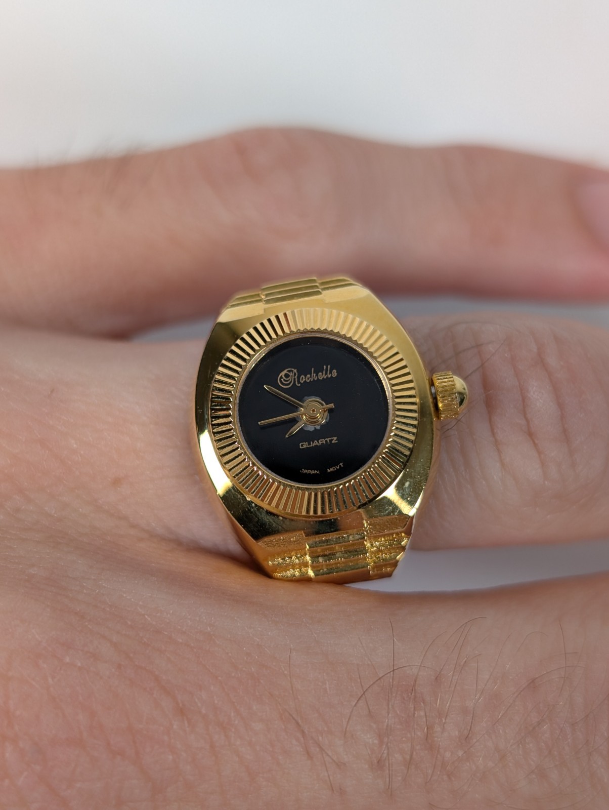Vtg Rochelle Bonetto Ring Watch Gold Tone Expansion Band Japan Quartz RUNNING