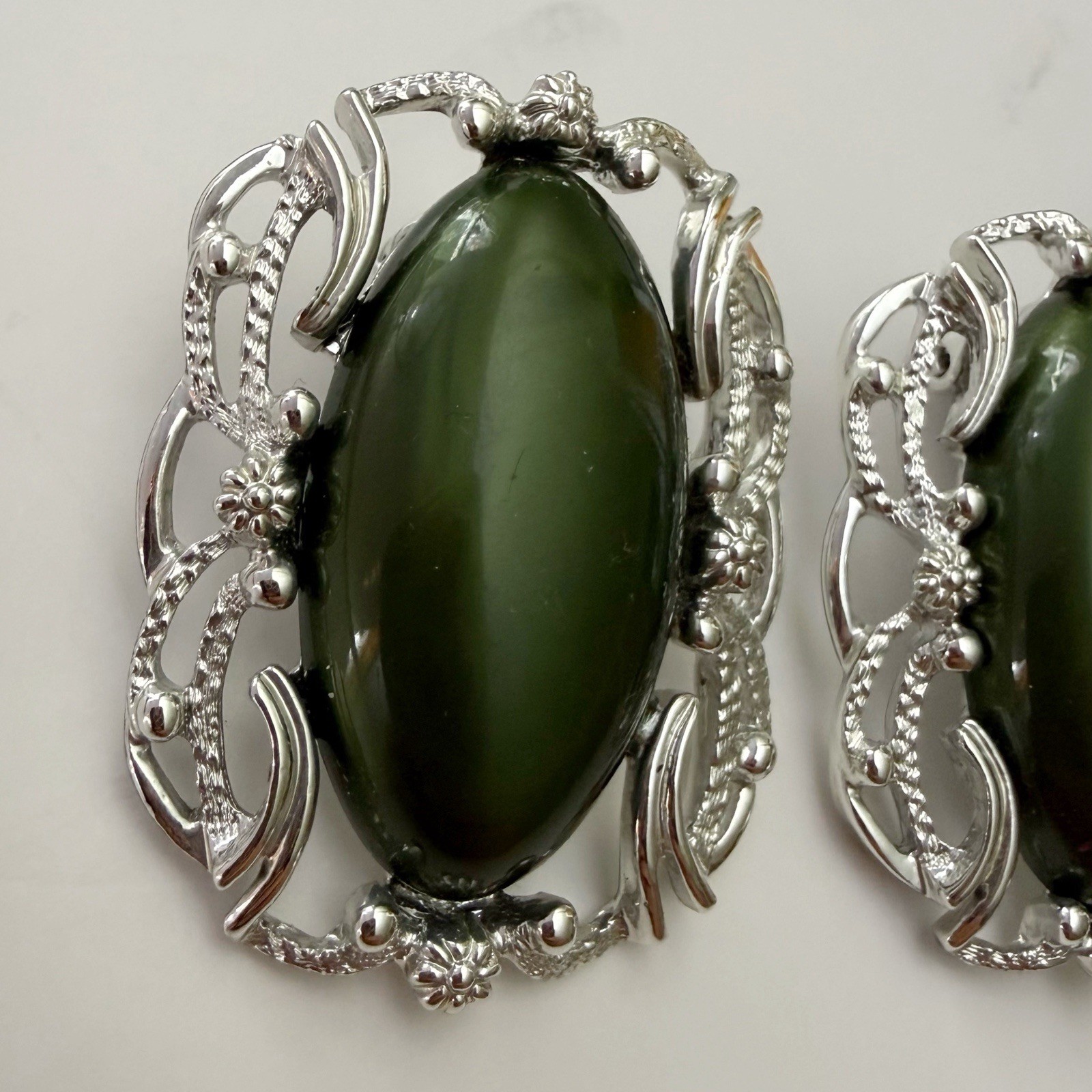 Vintage Sarah Coventry Carousel Dark Green Lucite Ornate Scroll Clip On Earrings