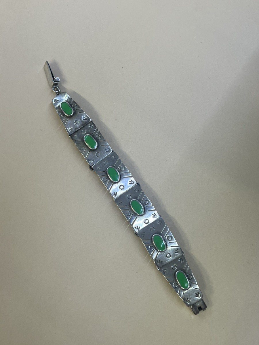 Mexico Sterling Silver Bracelet with 6 Green Stones – Tribal Style – (CGH048119)