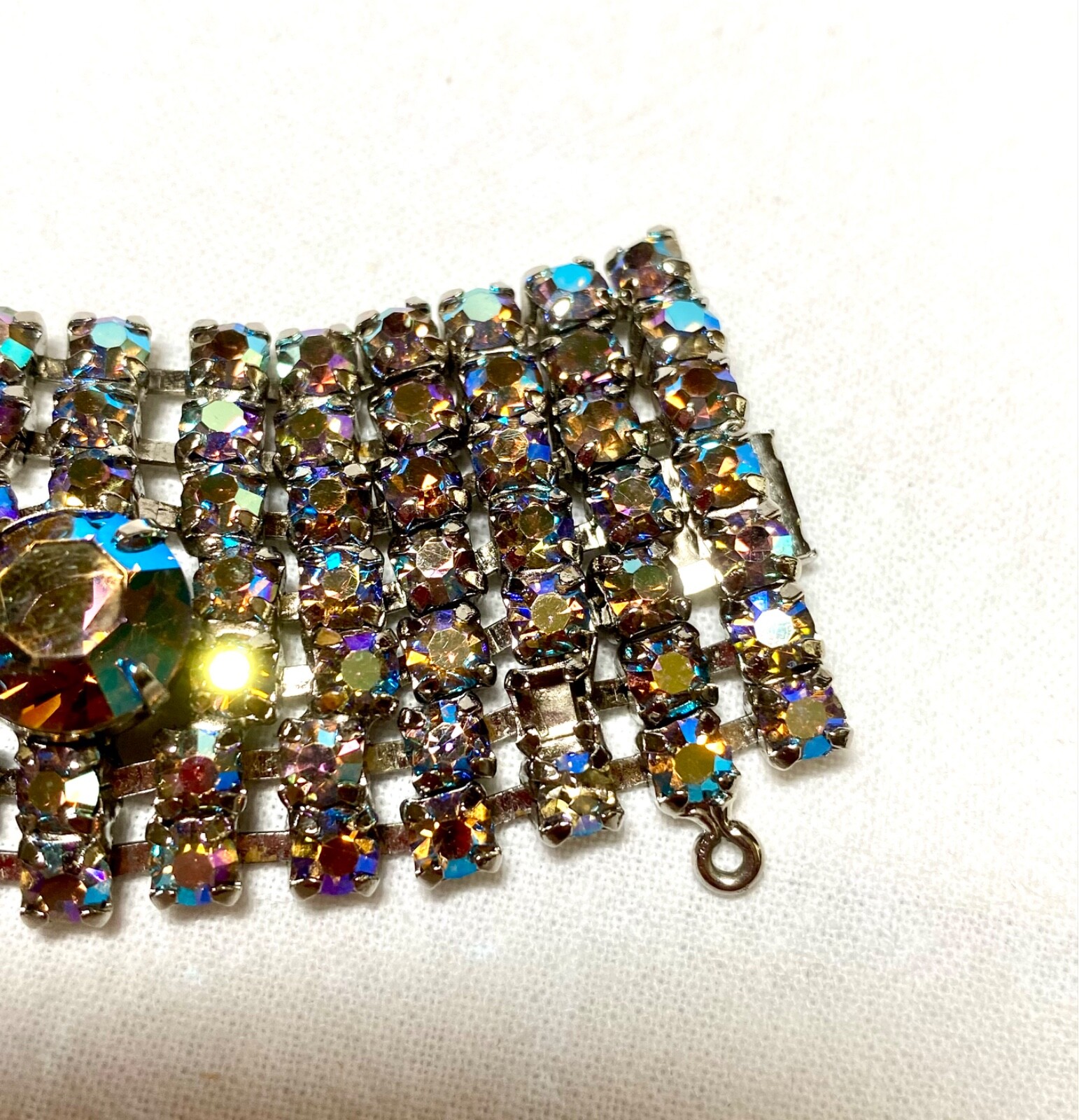 Vintage 7″ x 1″ blue ab possibly Juliana? safety chain missing two sm stones