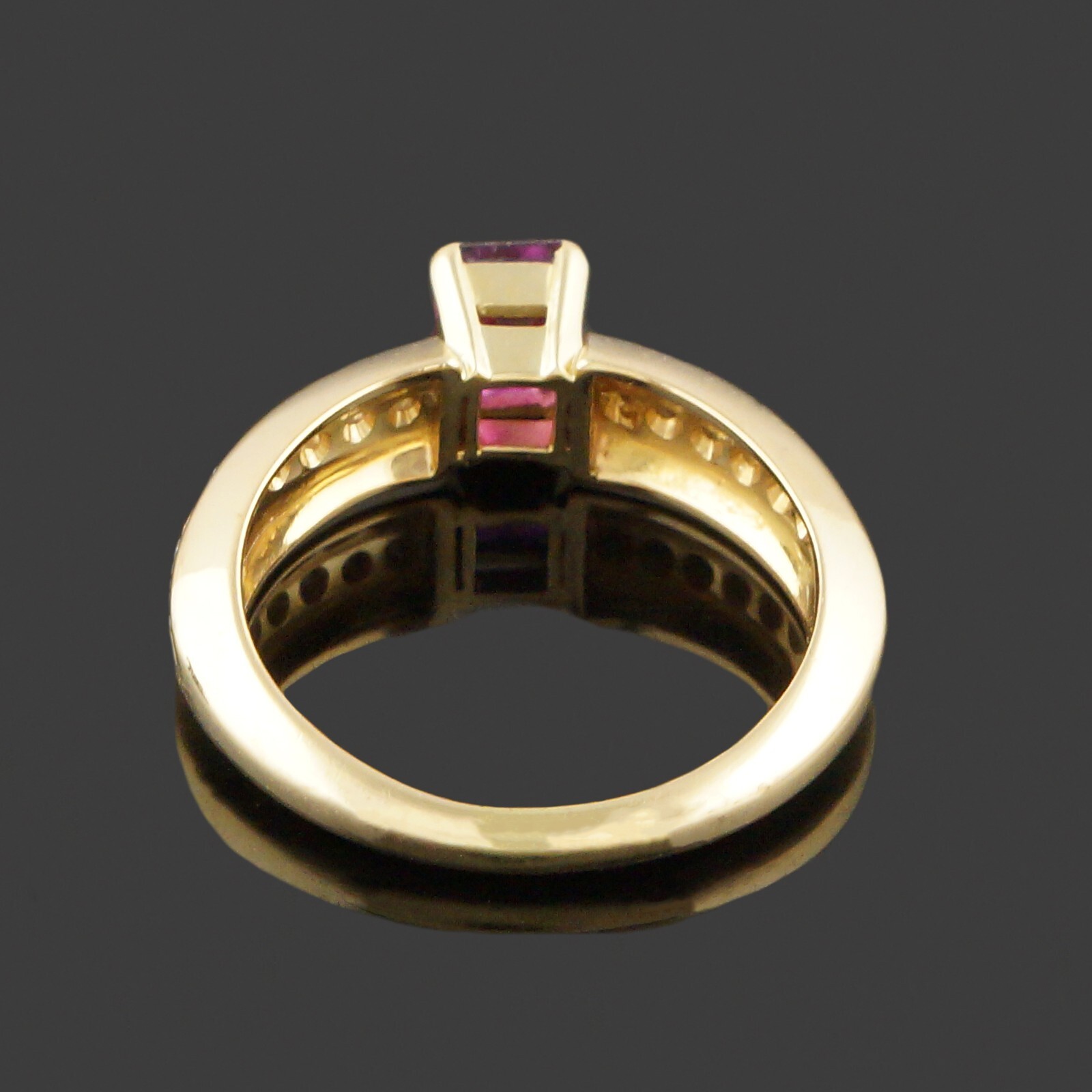 Solid 18K Yellow Gold, Pink Sapphire & Pavé Diamond Tapered Estate Ring