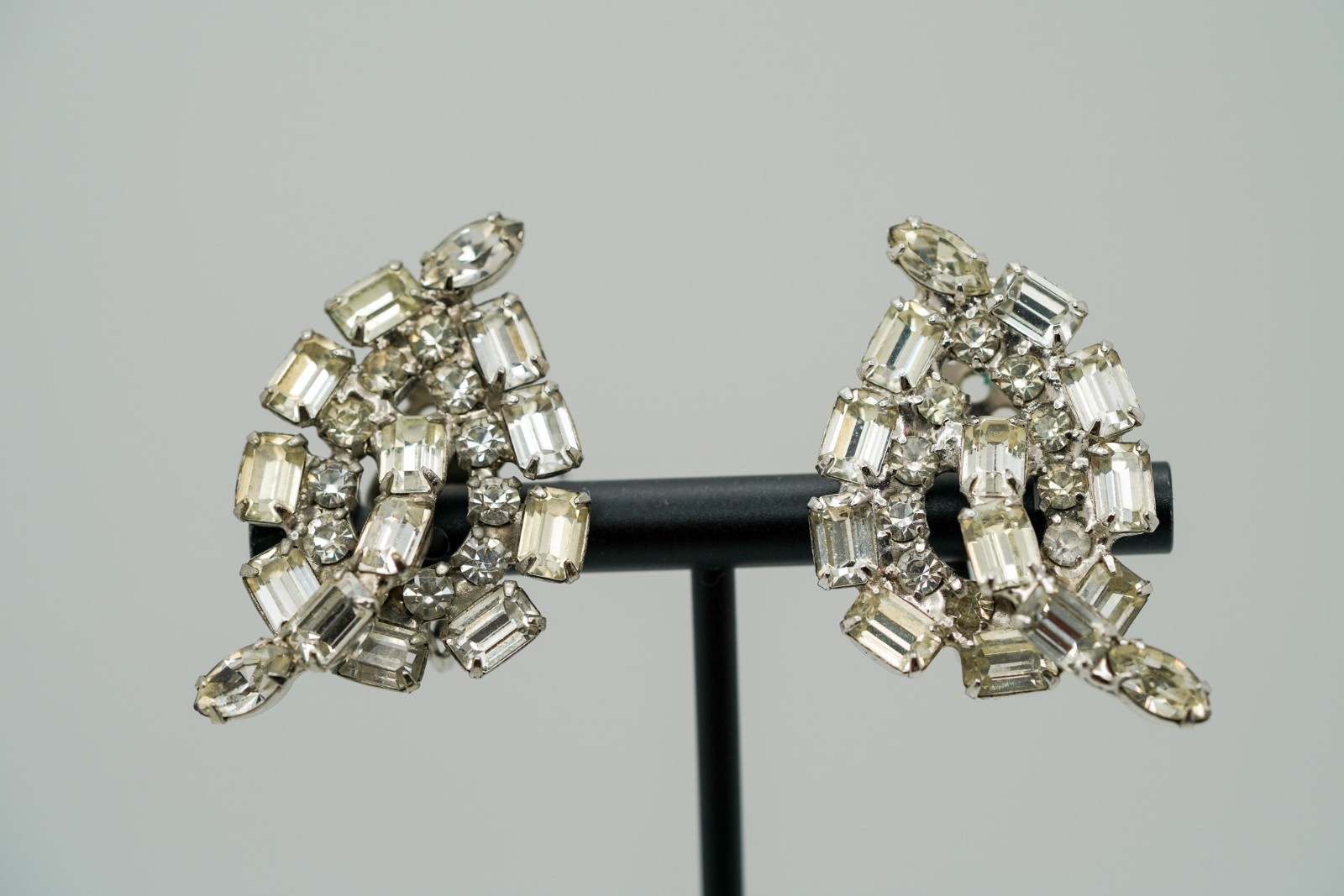 Antique Clear Silver Rhinestone Clip Earrings 4cm EB1