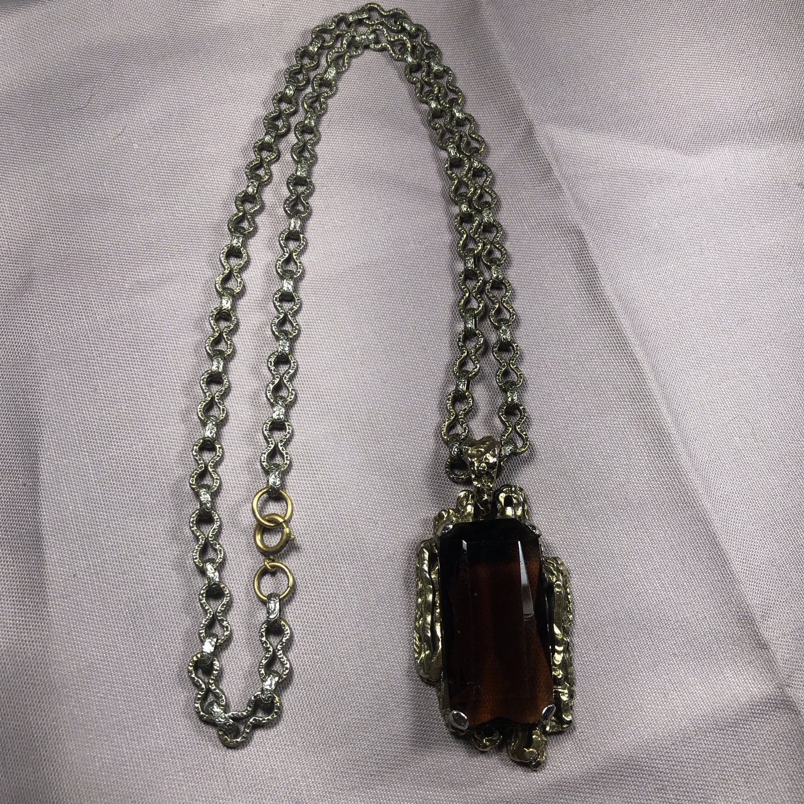 VTG. Art Deco ZENTALL Amber Glass Pendant Necklace Ornate Gold Tone Chain
