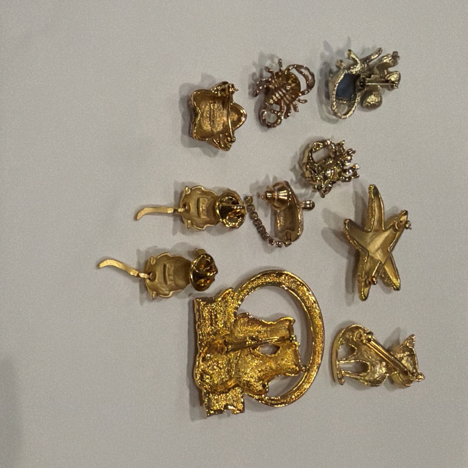 JJ JONETTE MONET AVON MIDAS MOUSE CAT DOG CRAB RHINESTONE STARFISH BROOCH LOT 10