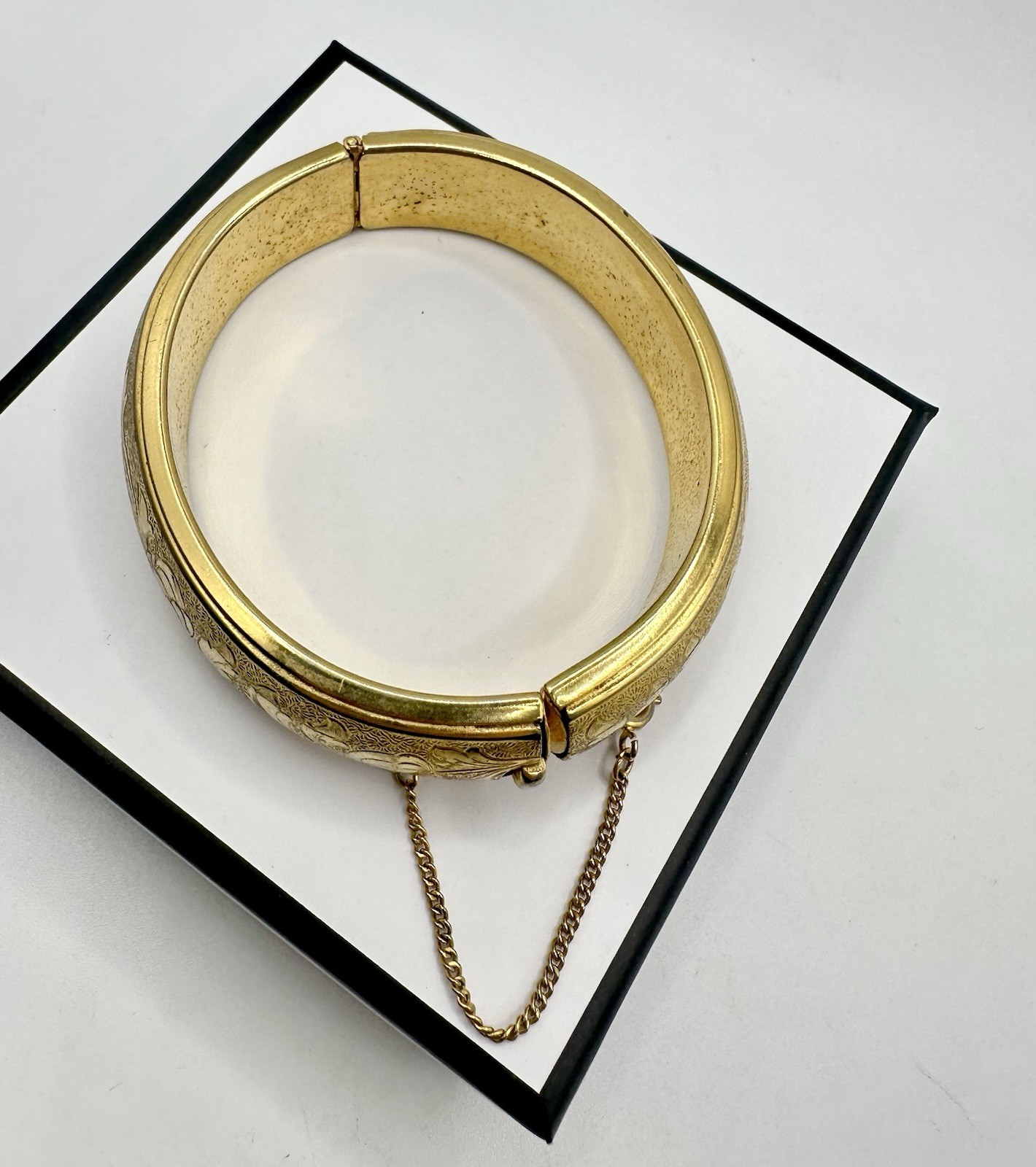 VTG Gold Tone Bangle Bracelet Safety Push Clasp Unsigned Costume Repair Read