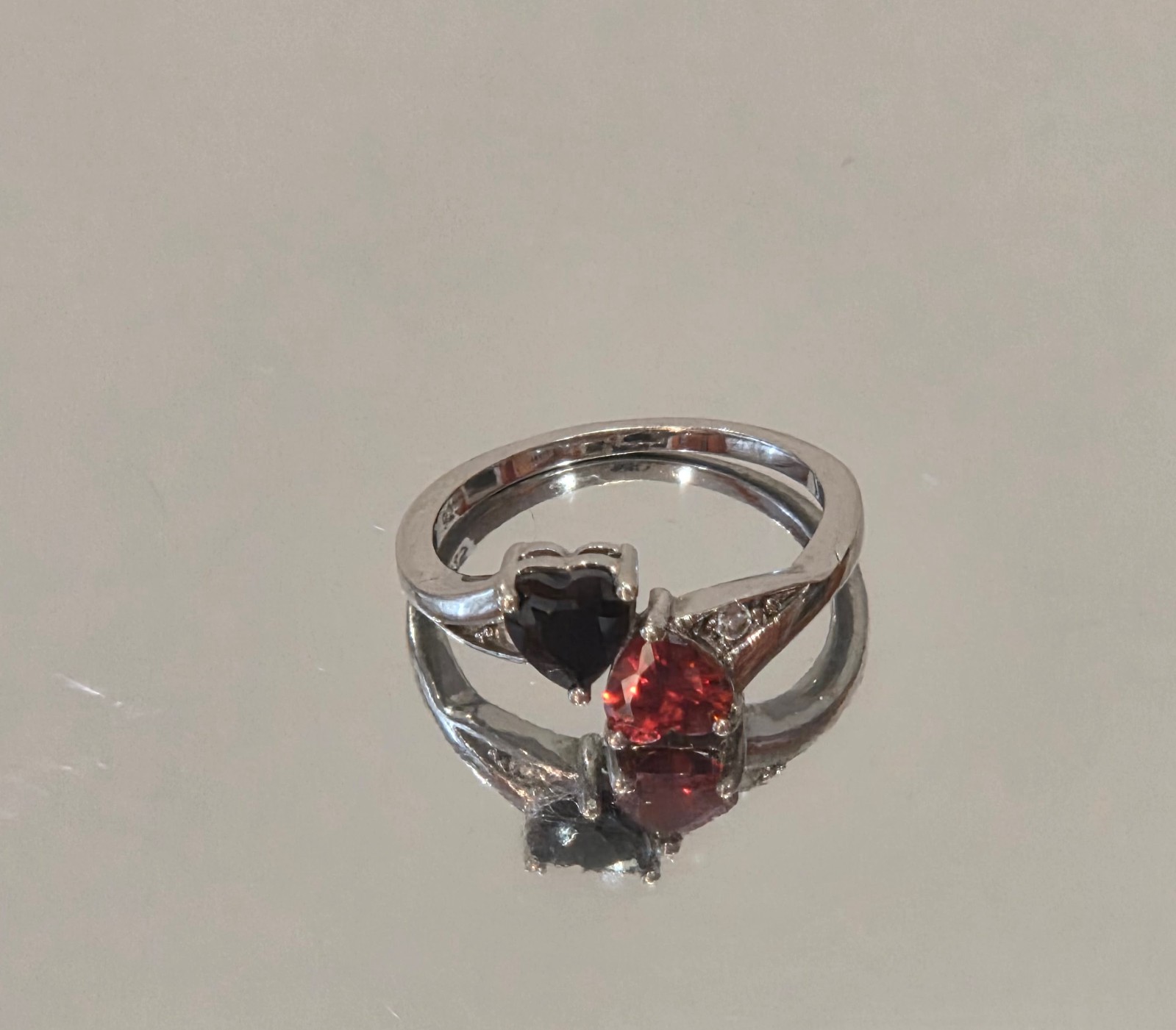 VINTAGE-RETRO 925 Silver Statement Ring Red/Black Heart Rhinestone Ring sz 4.75