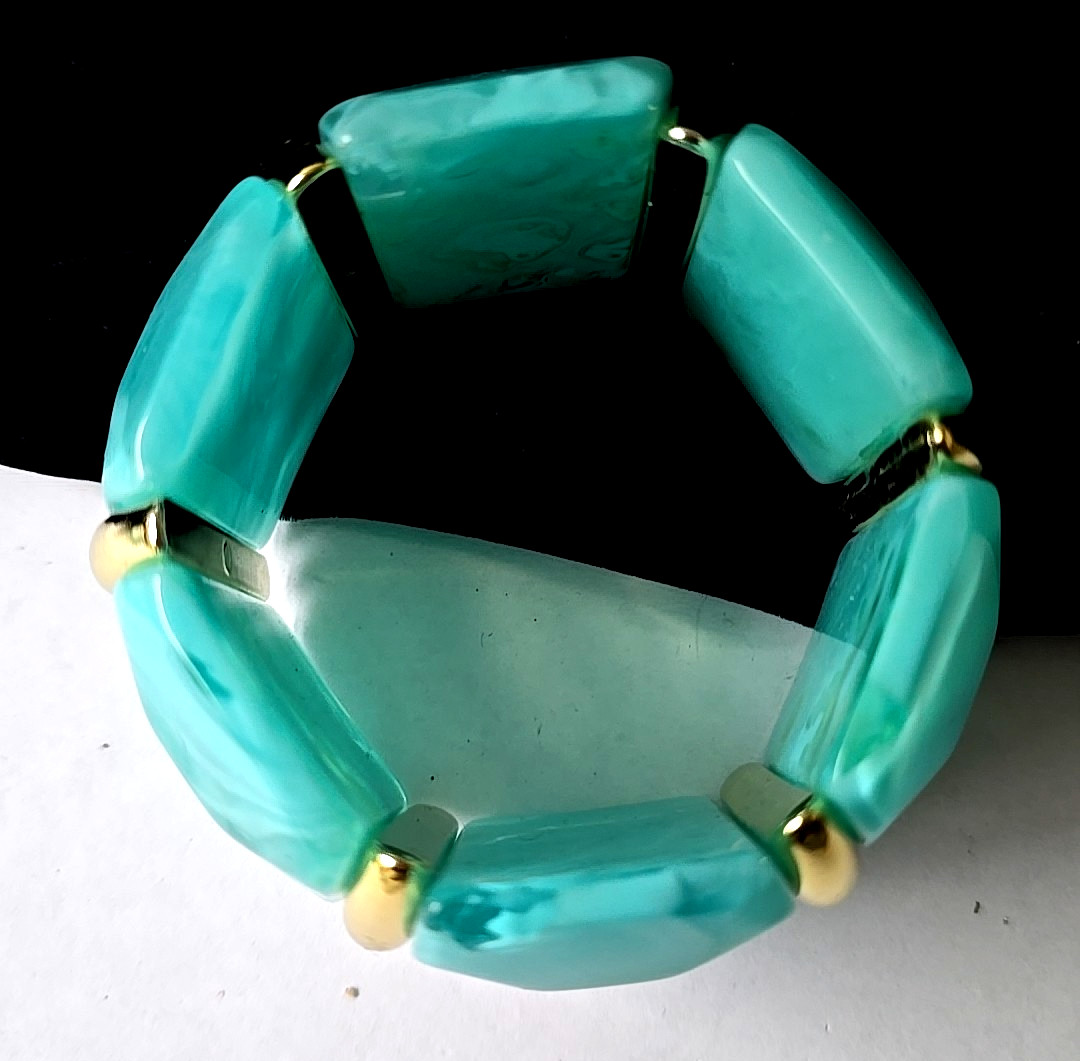 Vintage Sea Blue Lucite Statements Gold Tone Inserts Stretch Bracelet 7″ Wrist