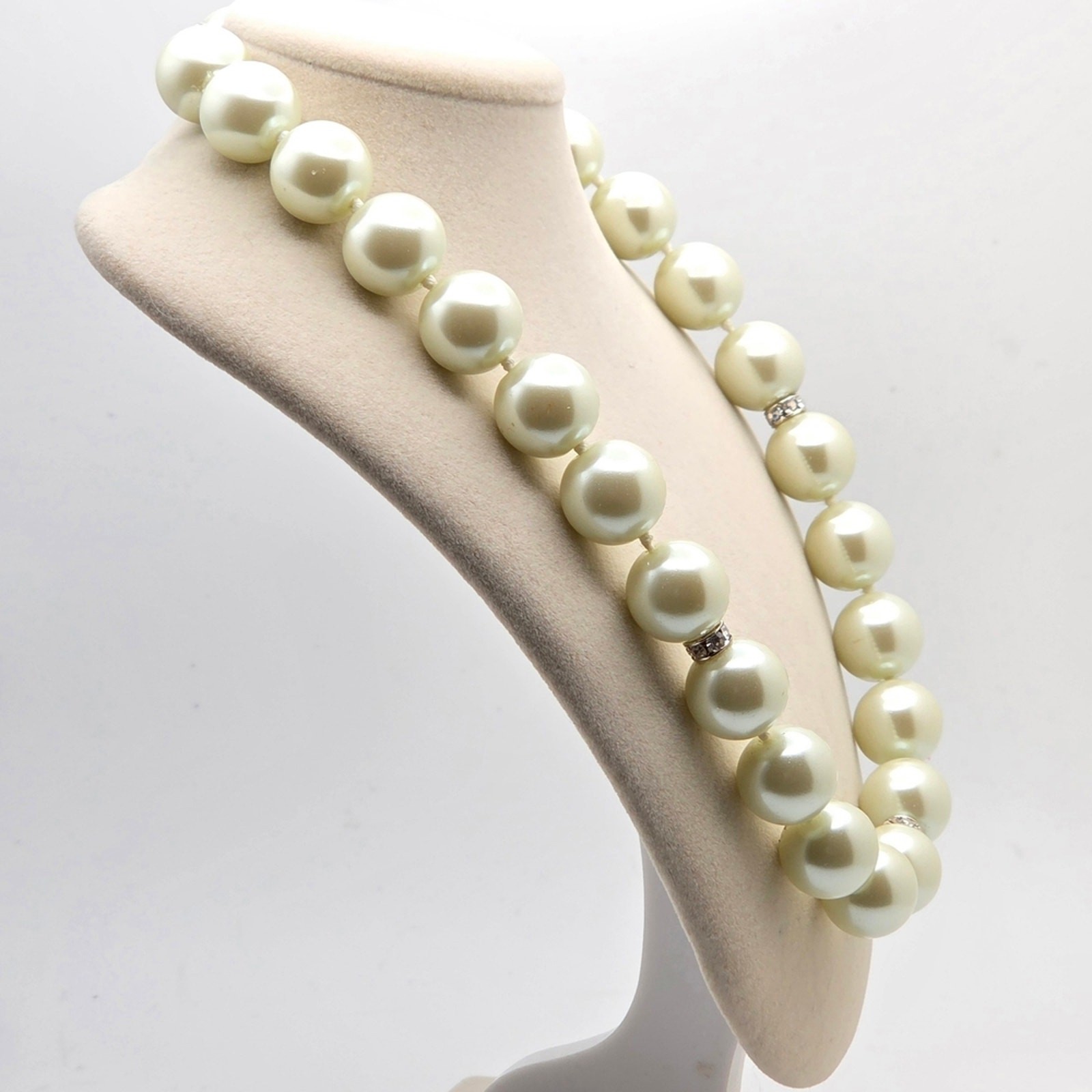 Vintage Anne Klein Signed AC Large Glass Faux Pearl & Rhinestone Necklace – 18″
