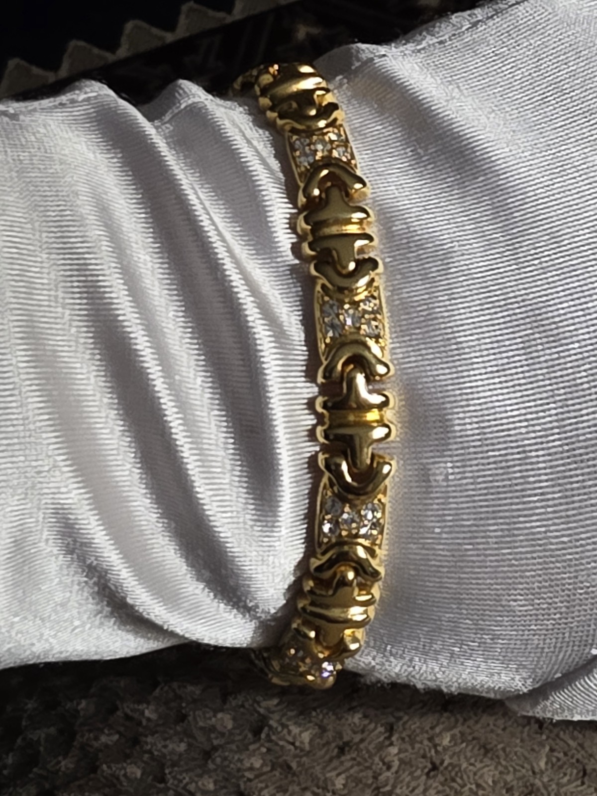 Vintage Joan Rivers Goldtone Rhinstone Bracelet 7 3/4 In