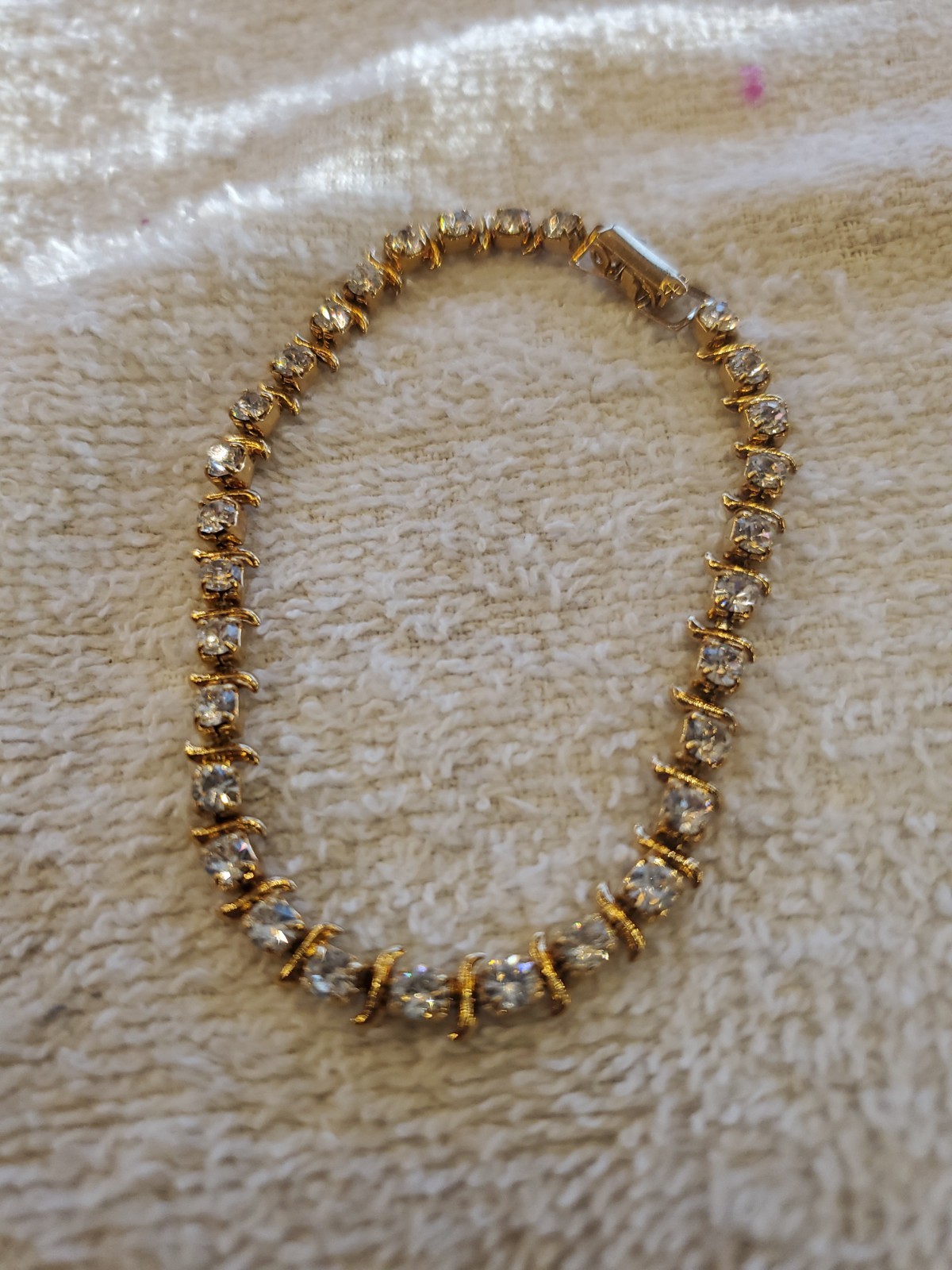VTG Classic Tennis Bracelet Gold Tone Cubic Zirconia 8-1/2 Inch w/Safety Clasps