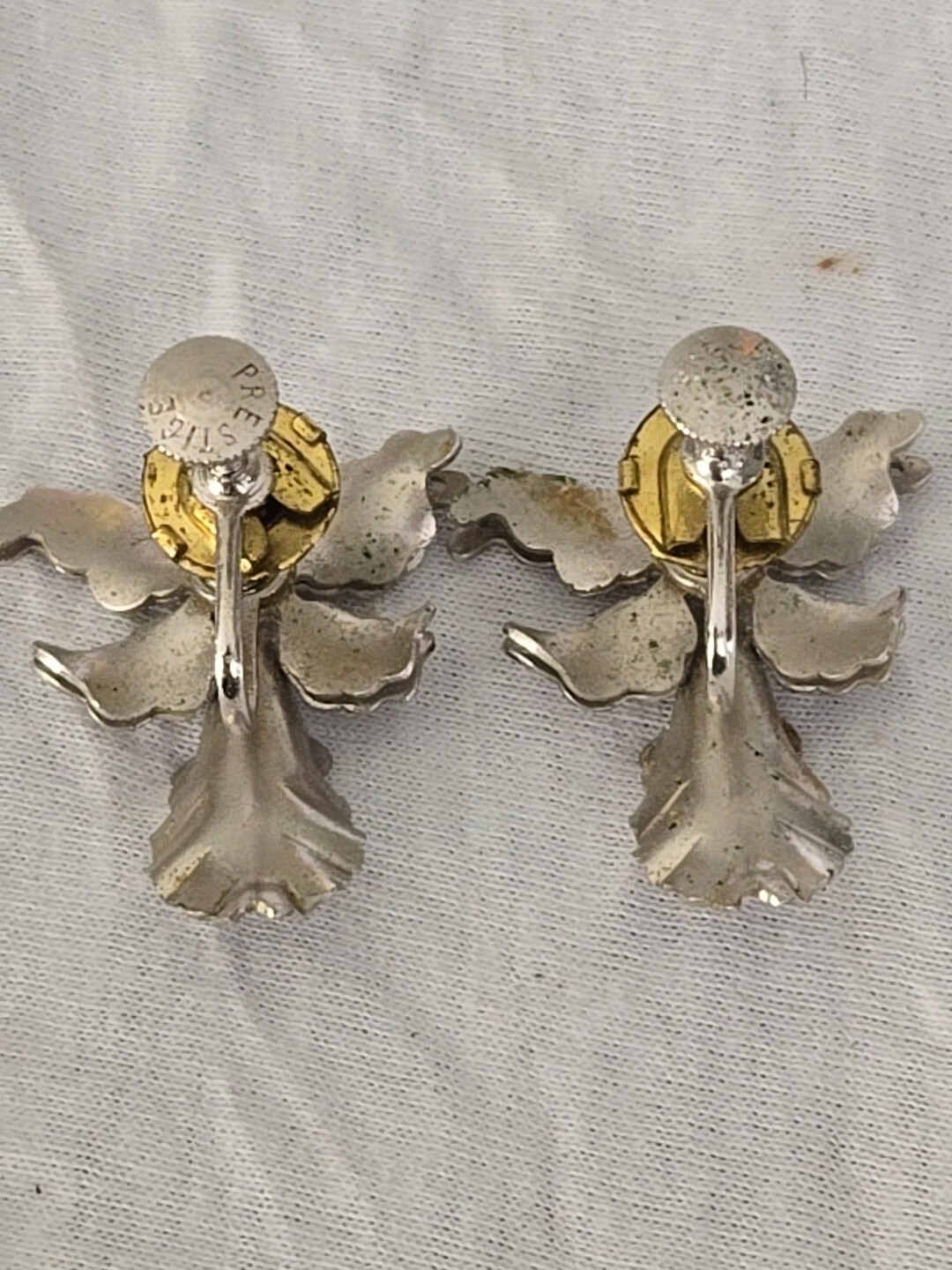 Vintage Silvertone Orchid With Purple Rhinestone Screwback Earings