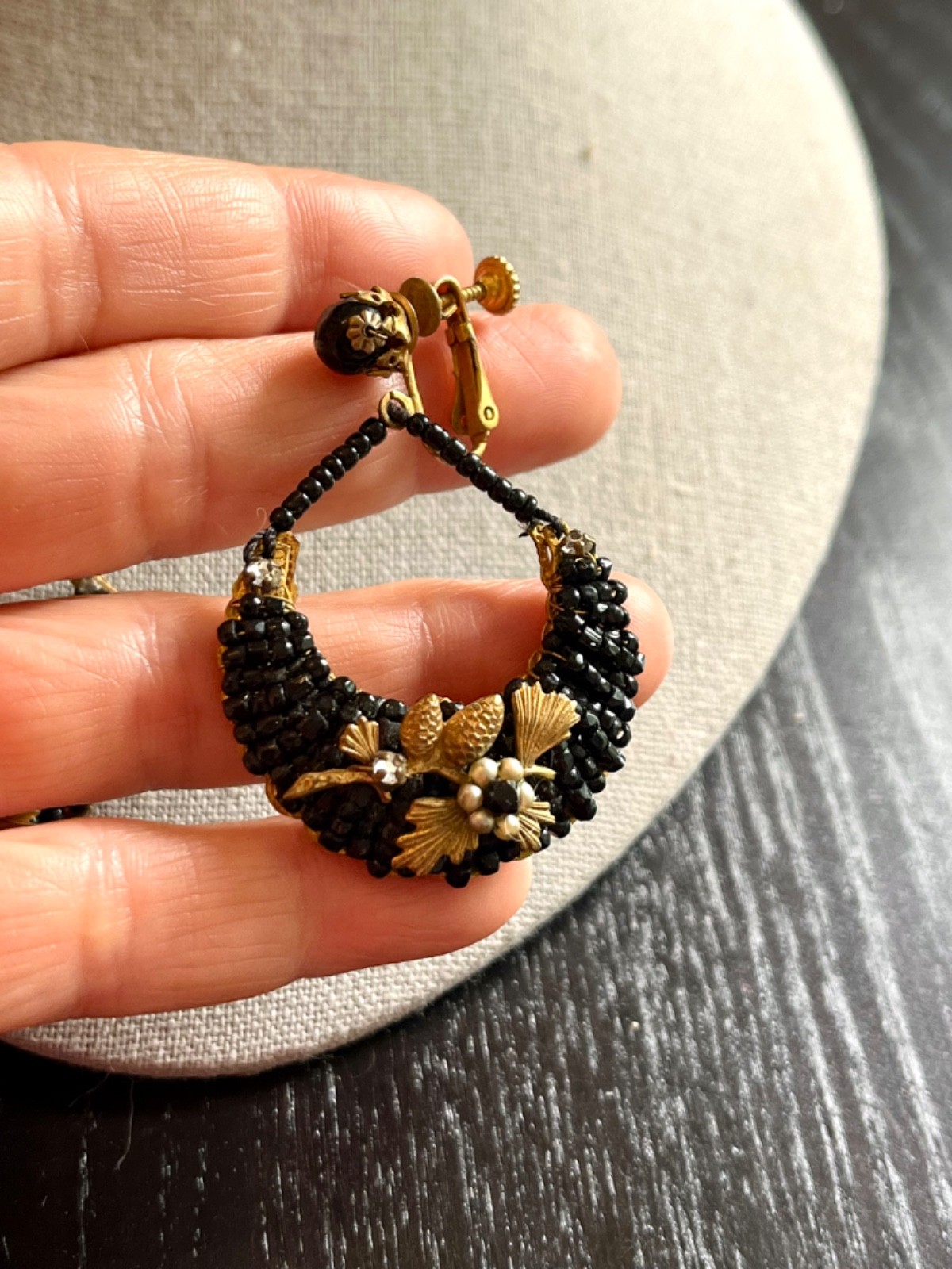 Beautiful Vintage Miriam Haskell Black Glass Bracelet Earrings Gold Pinecone