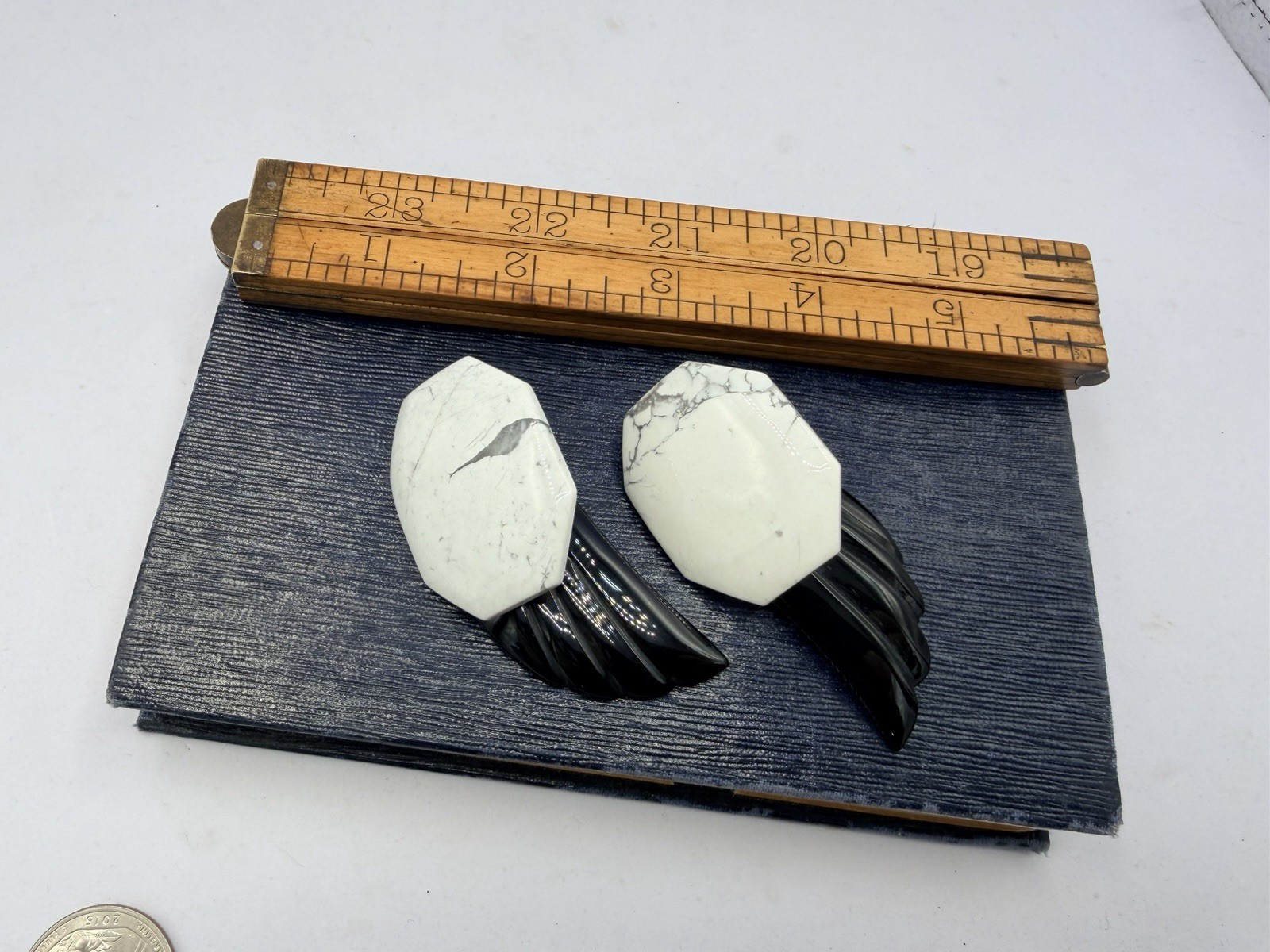 White & Black Gemstone Clip On Earrings 1980s Vintage Carved Wings Ro-Do Saks JN