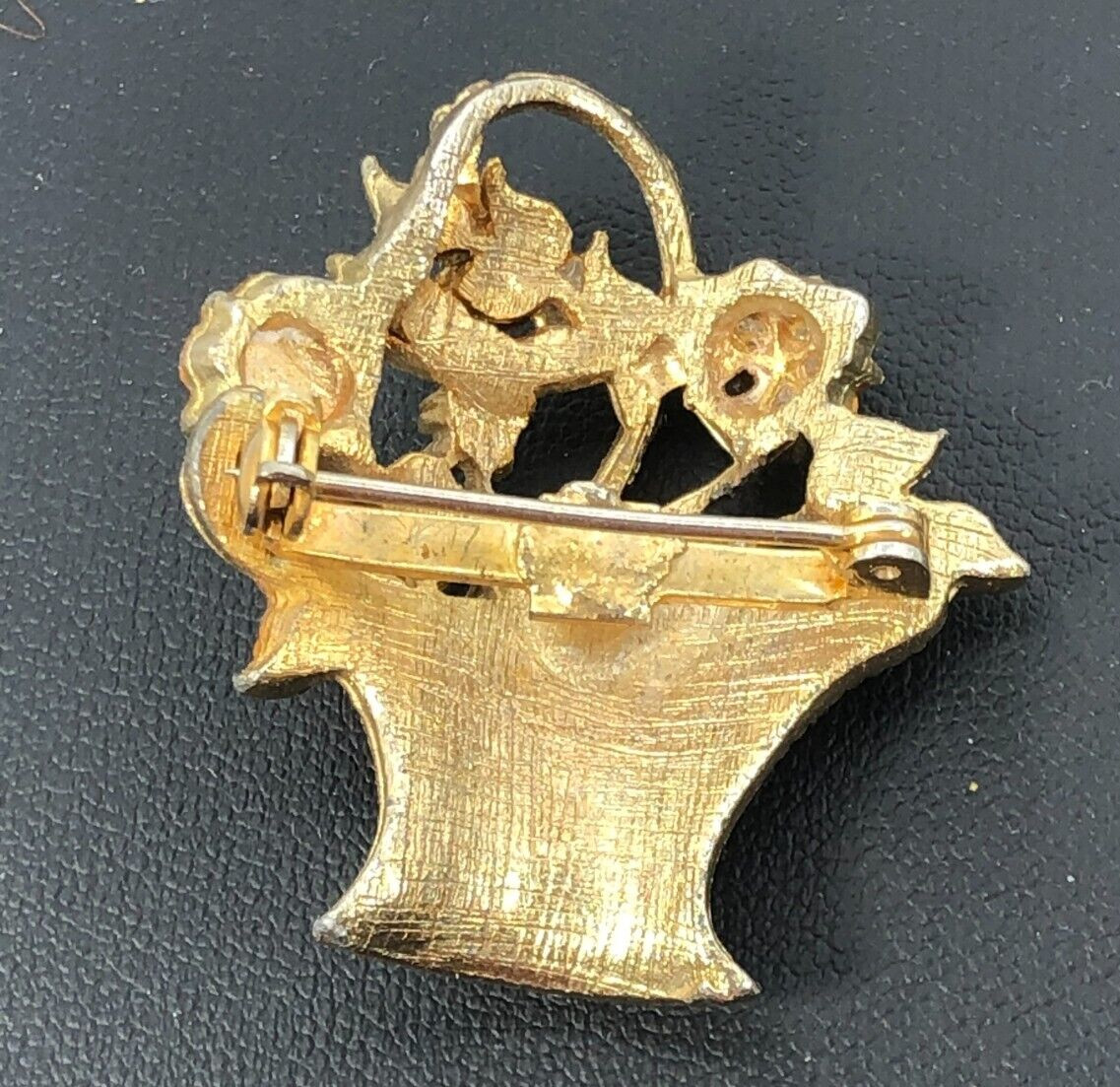 Vintage Flower Basket Brooch Pin Gold Tone Multicolor Rhinestones Enamel Coro??