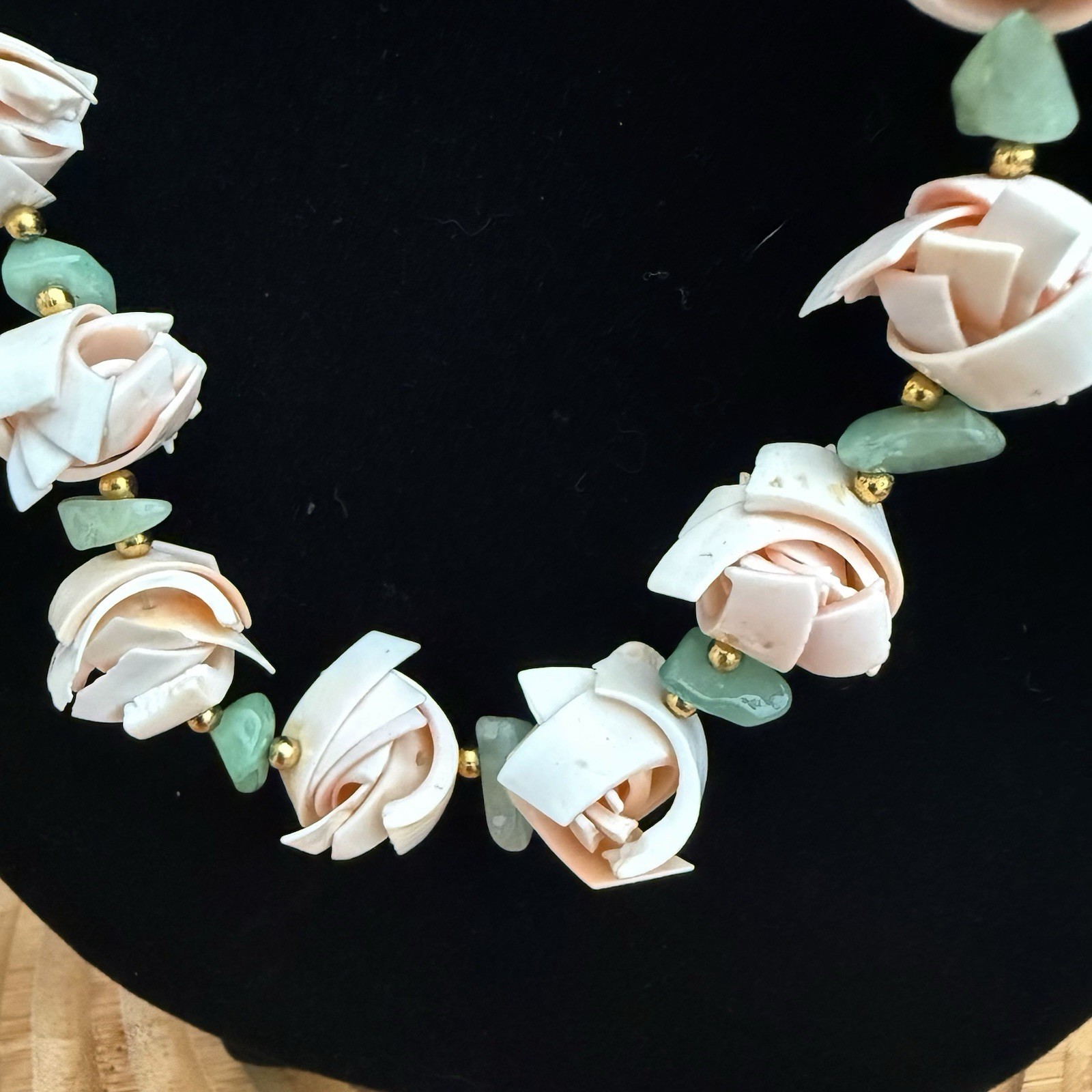VTG Women’s Aventuri & Hand-Carved Pink Shell Flowers Statement Beaded Necklaces