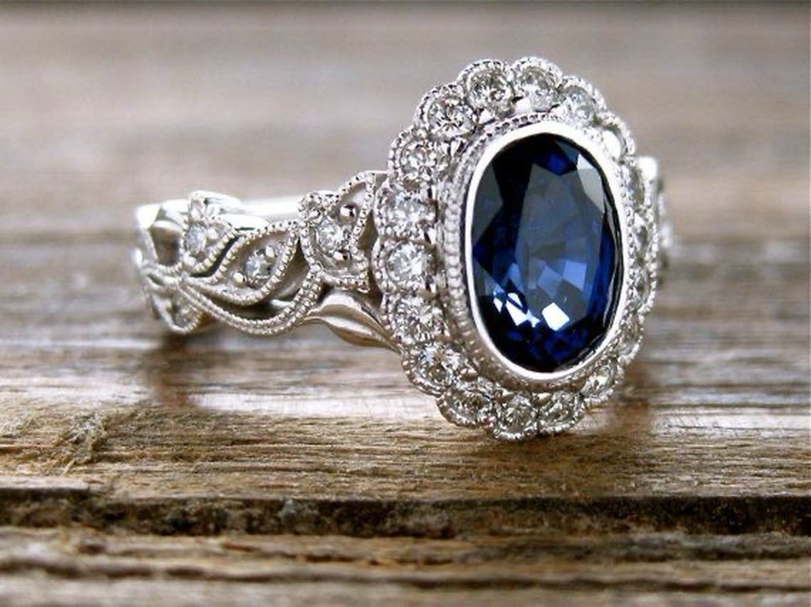 Vintage Style 1.5 Ct Lab-Created Blue Sapphire Oval Diamond Halo Engagement Ring