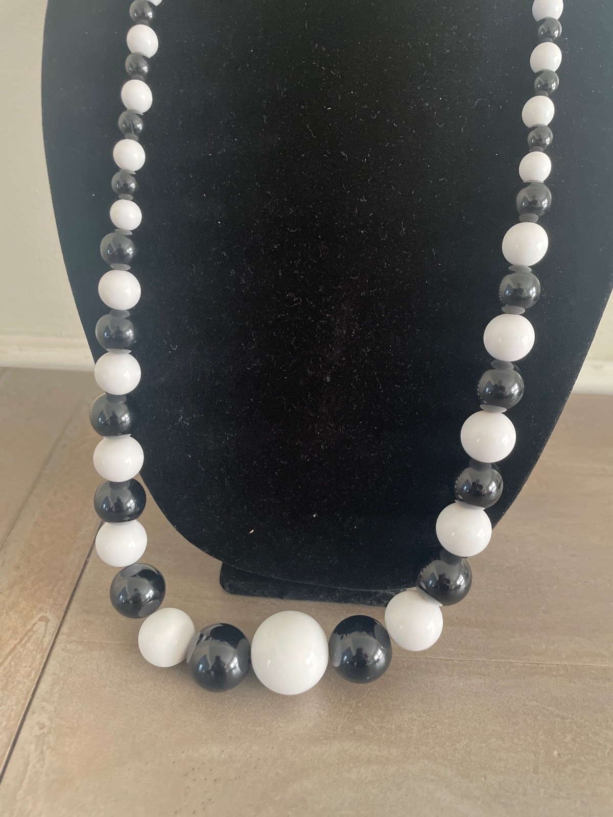 Necklace Black White Chunky Beaded Jumbo Bubble Oversized Statement Y2K 2000s