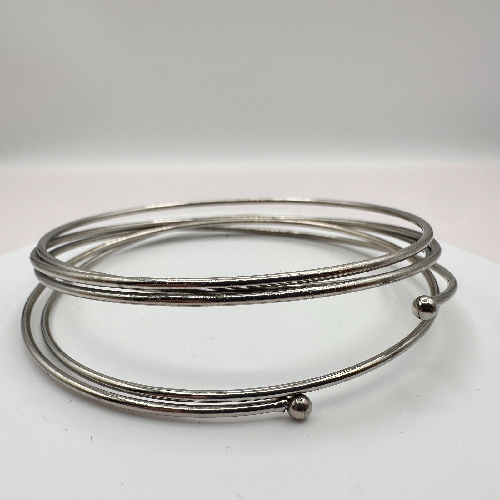 Vintage Y2K Silver Tone Multi Strand Memory Wire Wrap Bracelet Women’s Jewelry