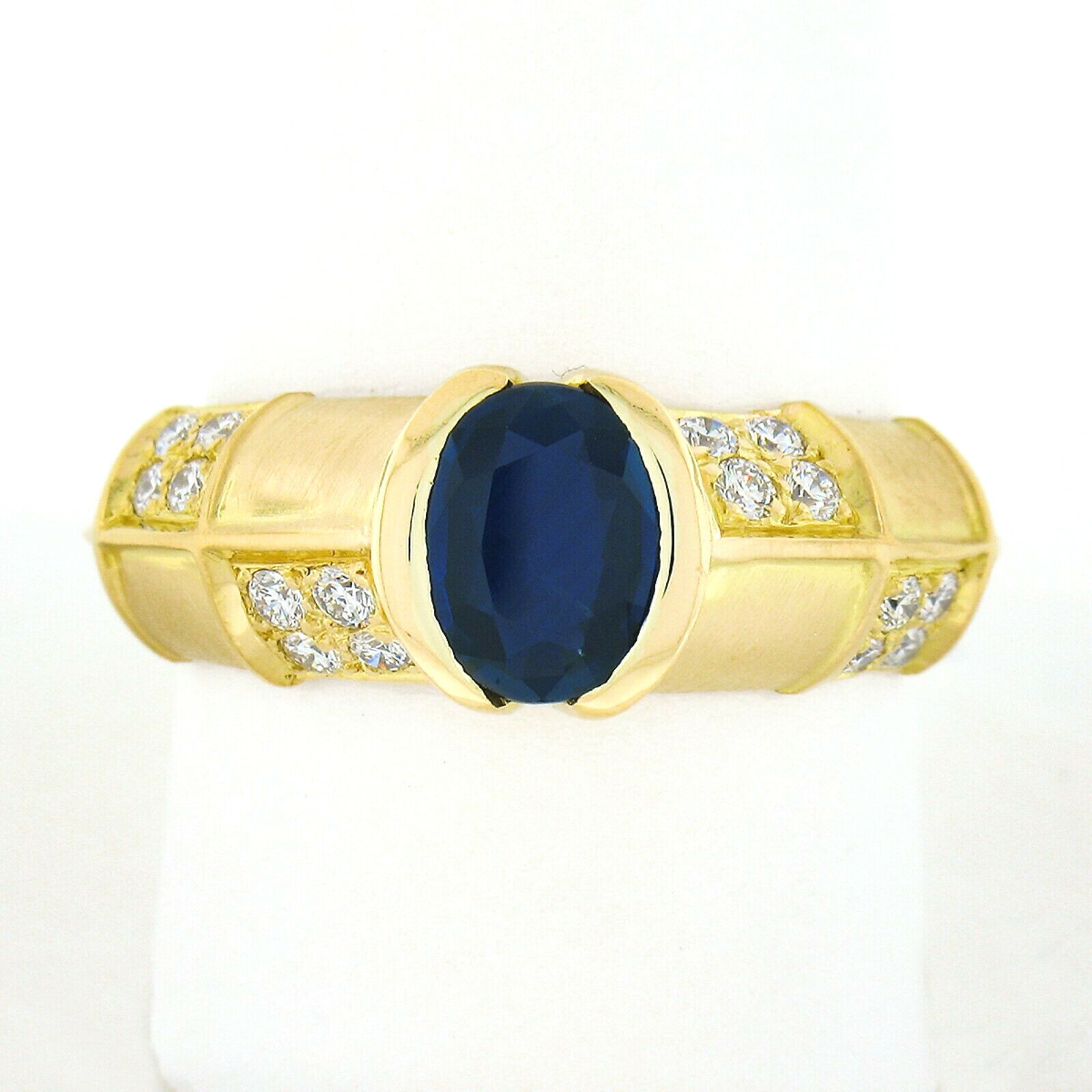 Vintage 18K Gold Oval Sapphire Solitaire w/ Pave Diamond Sides Dual Finish Ring