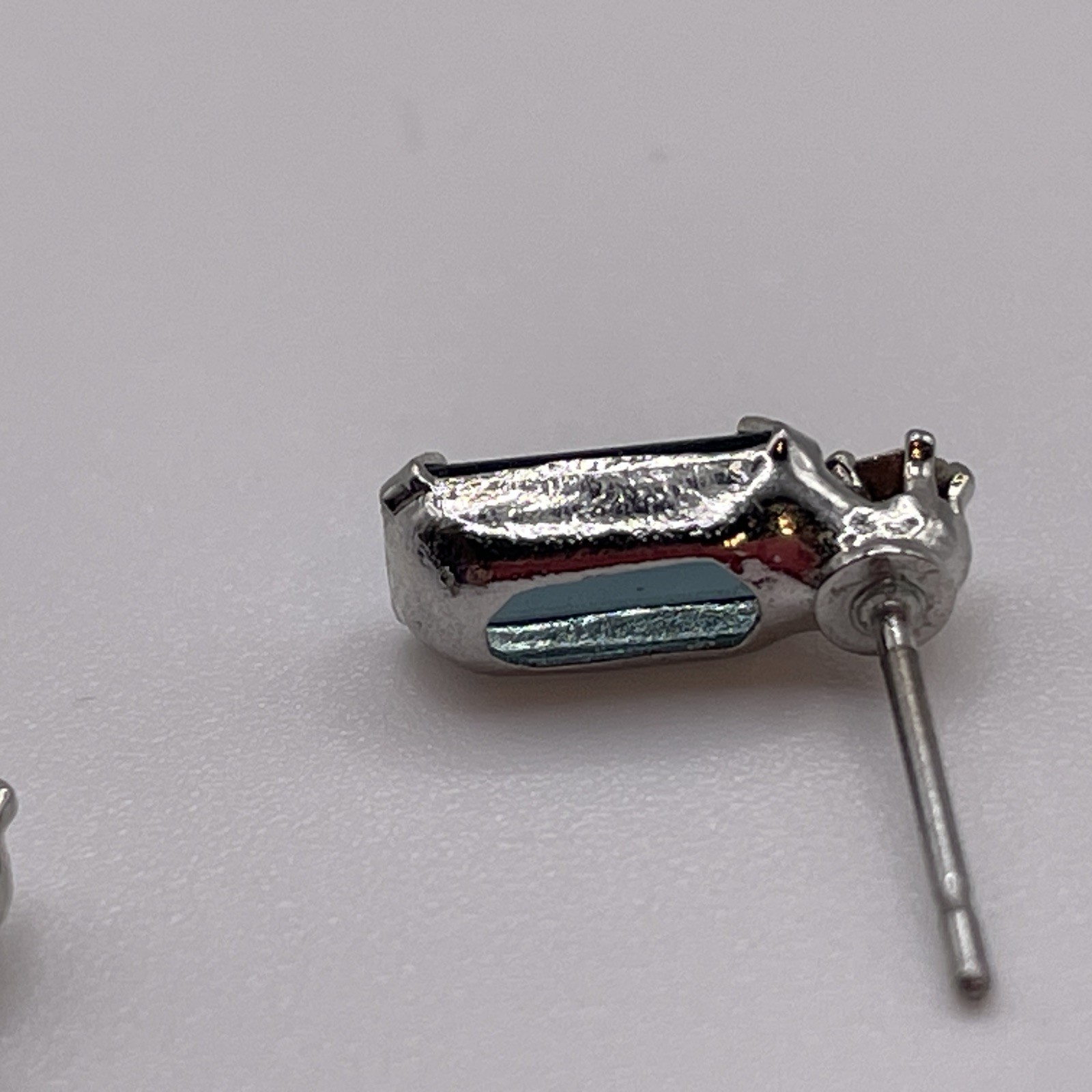 Earrings Vintage Rhinestone Blue Gem Style Silver Tone Metal Stud Jewelry