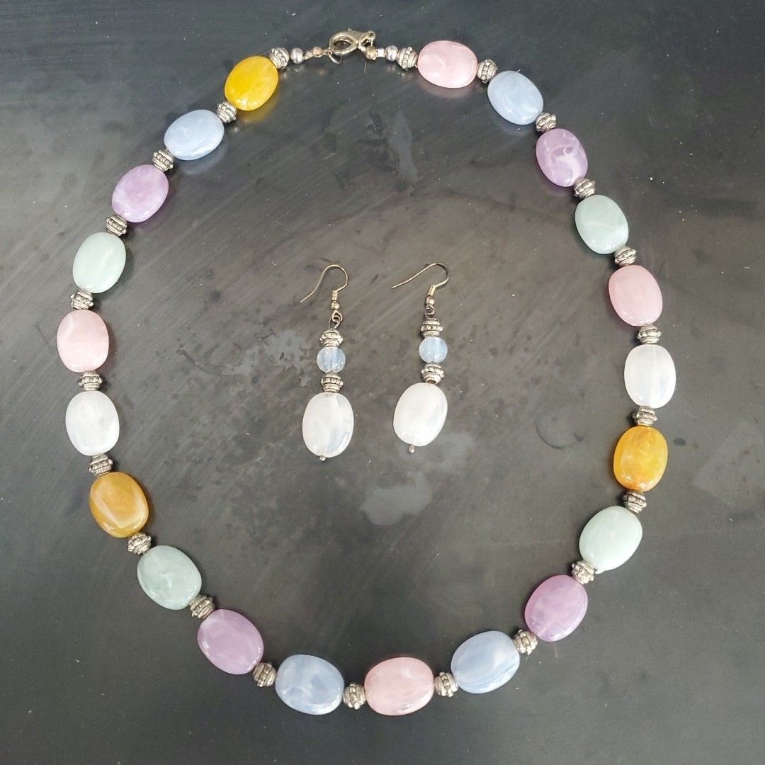 Vtg Marbled Colorful Pastel Large Oval Bead Necklace & Earrings