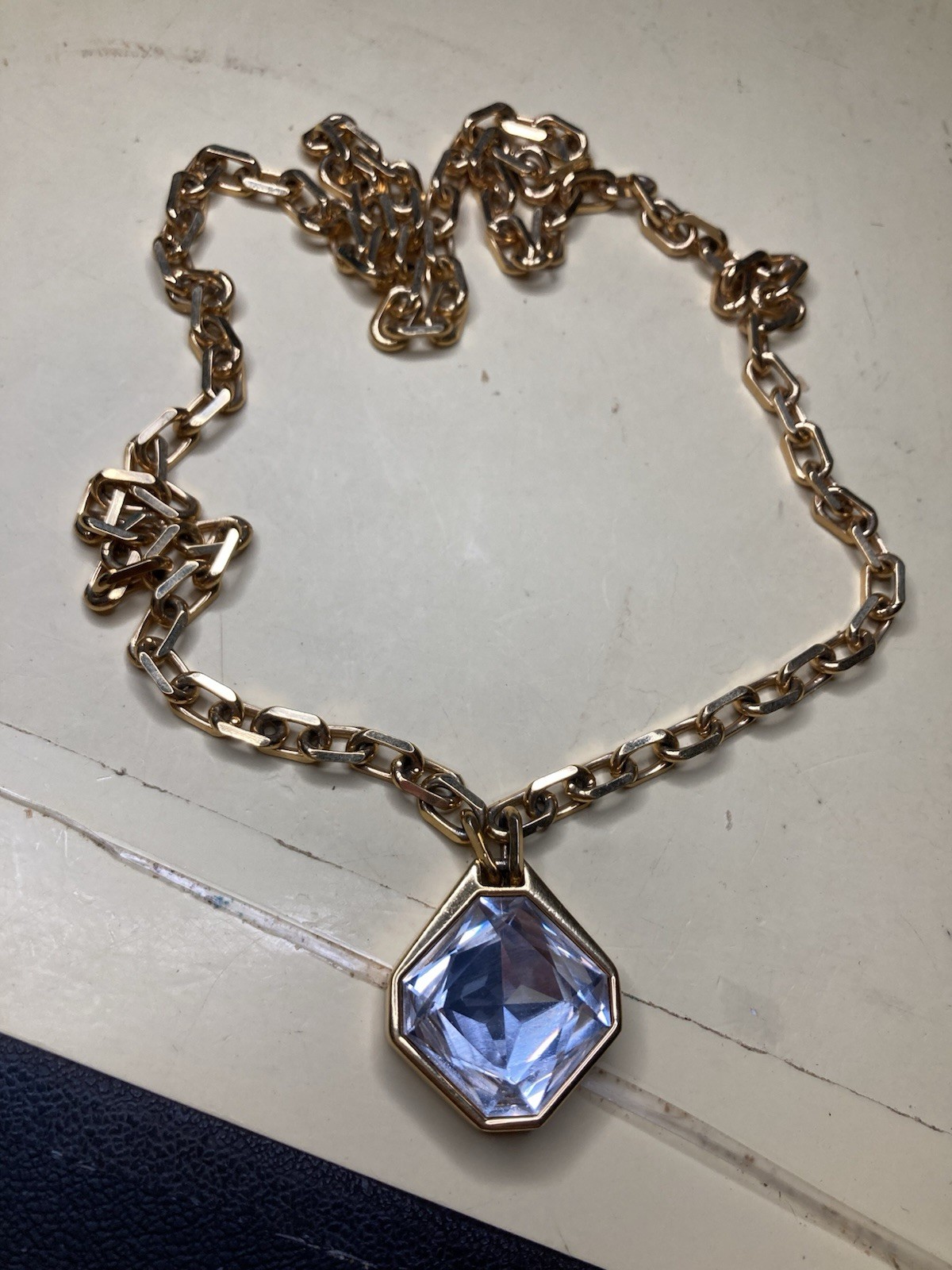 Vintage RARE S.A.L Swarovski Crystal Pendant Golden Tone Necklace 29”