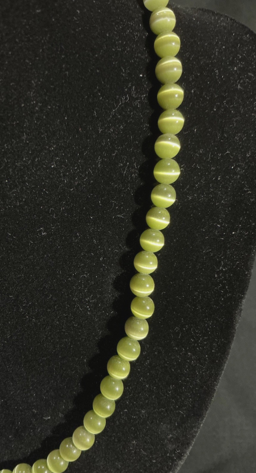 Vintage Lime Green Cats Eye 17” Bead Necklace Stunning!