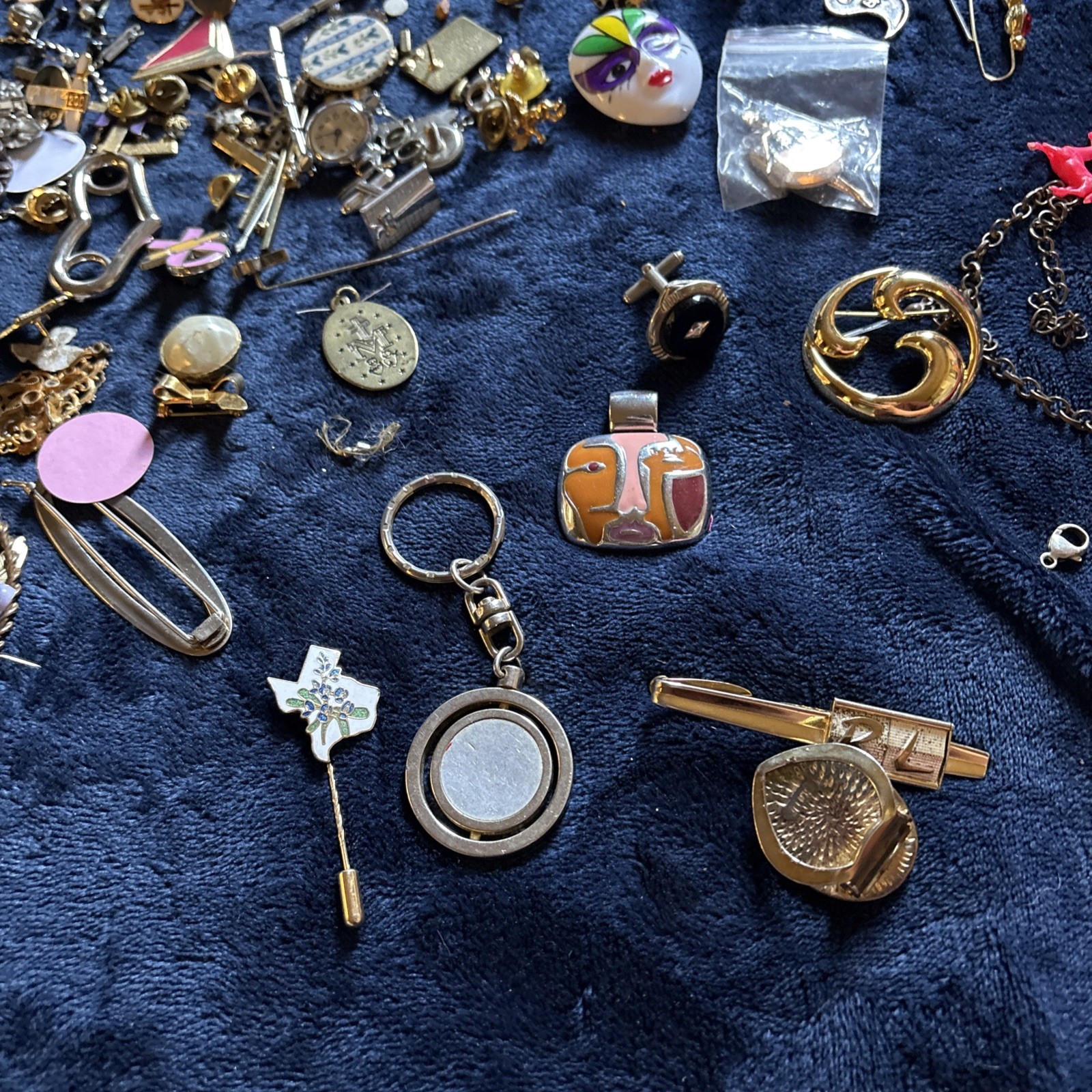 3lbs Custome Jewelry Lot Vintage Pins Braclets Necklaces 50s 60s 70s 80s #1