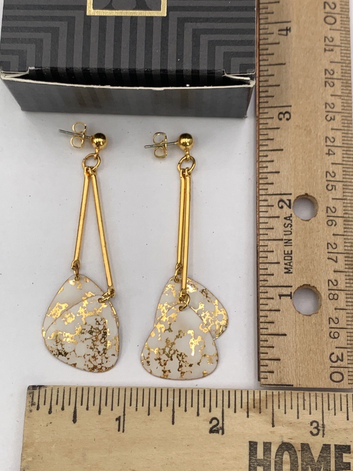 Vintage Avon COLOR CHIMES Ivory Gold Show Stopper Pierced Earrings Dangling