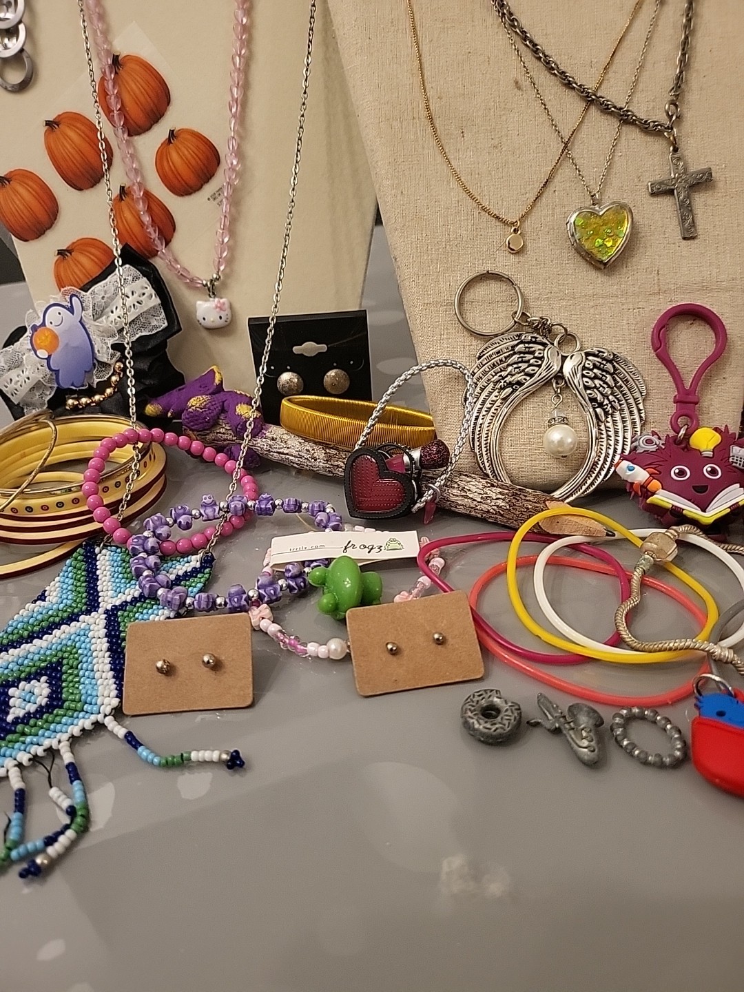 Costume Jewelry Lot 90 Pc + Girls Dress Up Box Collectibles, Hair Pcs And MoreG4