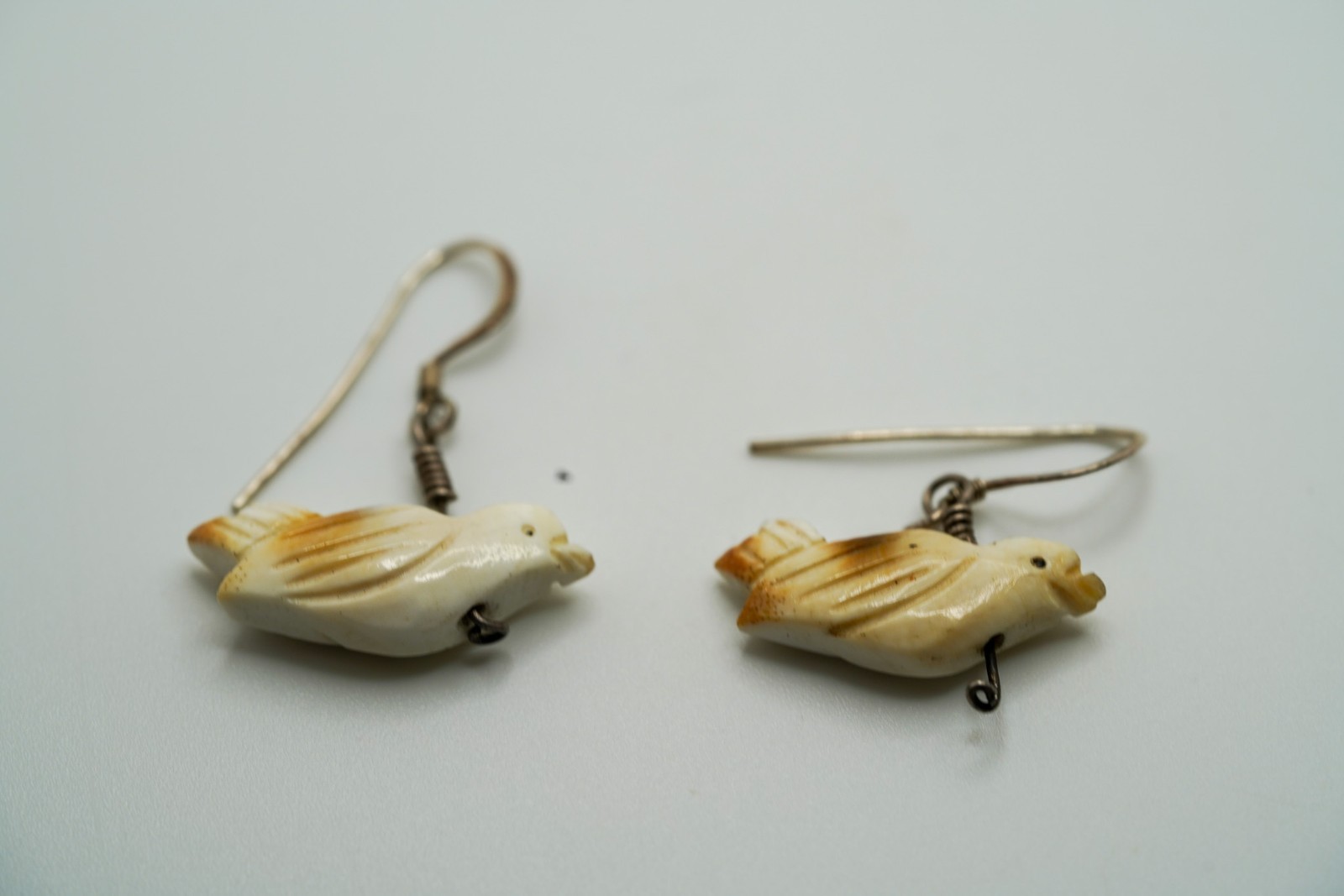 Vintage Carved Bird Shell Sterling Silver Dangle Earrings 3cm EB1