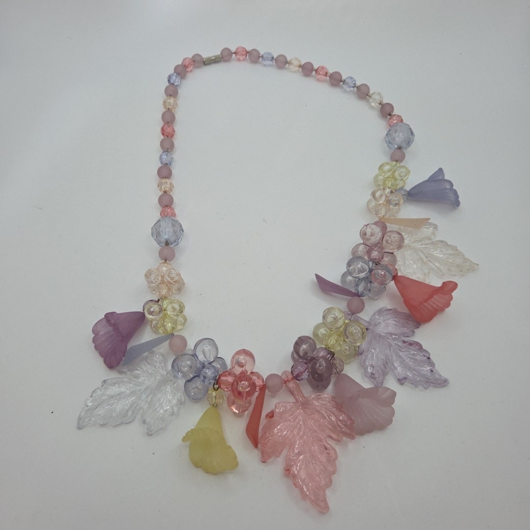 VINTAGE floral fruit salad leaves Necklace Beads Pastel Clear Costume 17″