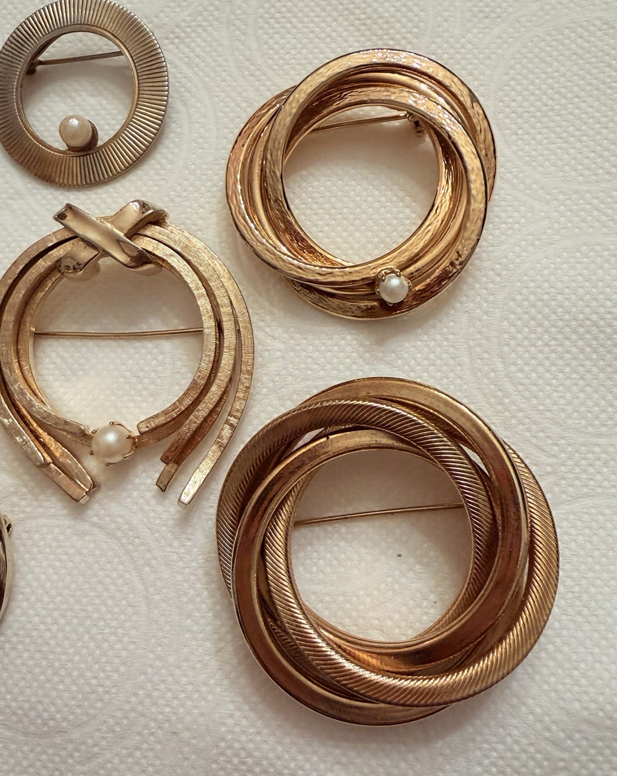 Vintage Lot 6 Gold Tone Faux Pearl Brooches Circle Safety Pin Modernist MCM