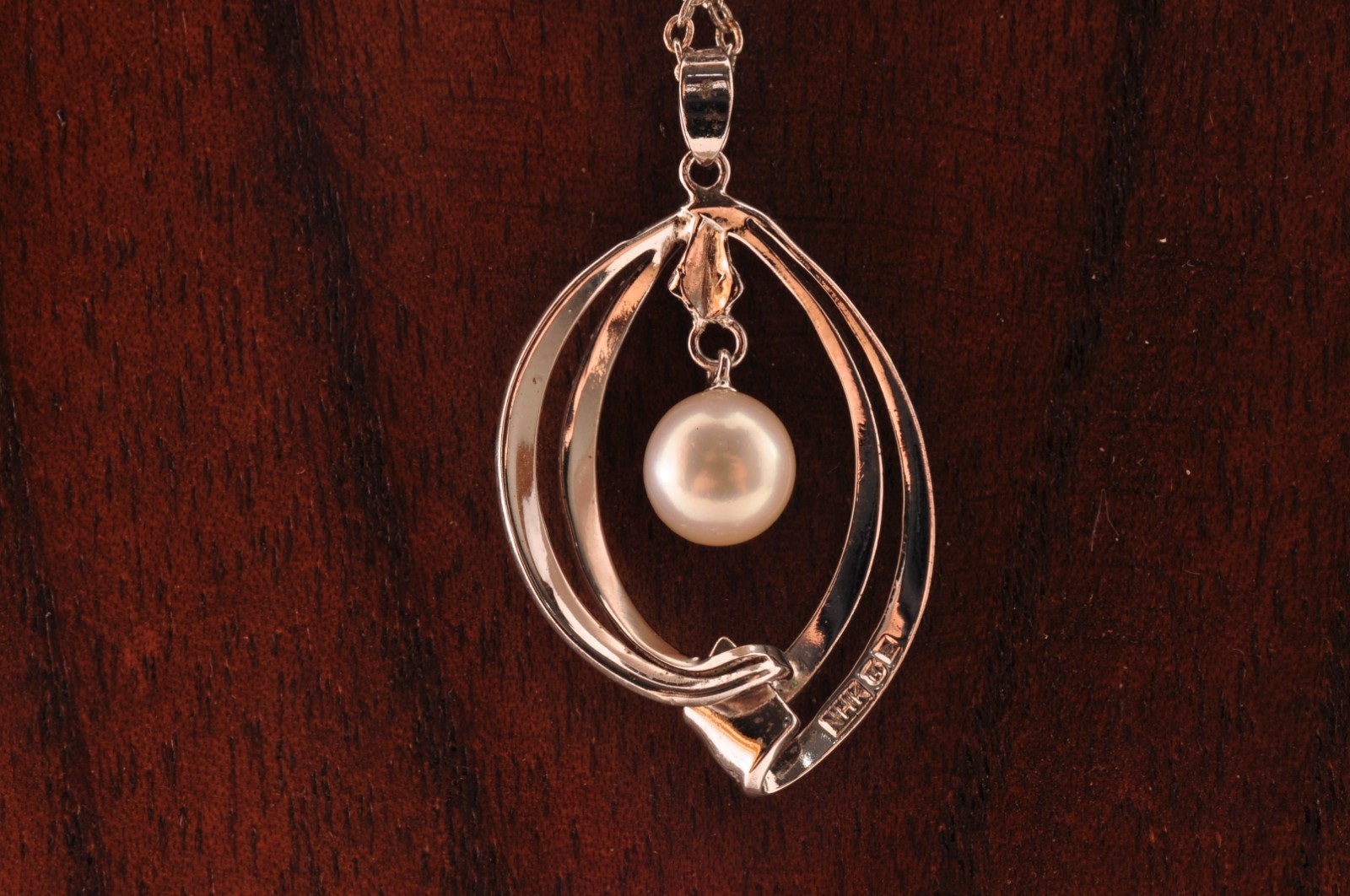 Near mint Japan brand “MIKIMOTO” Akoya pearl pendant 925 silver (total 18.0ct).