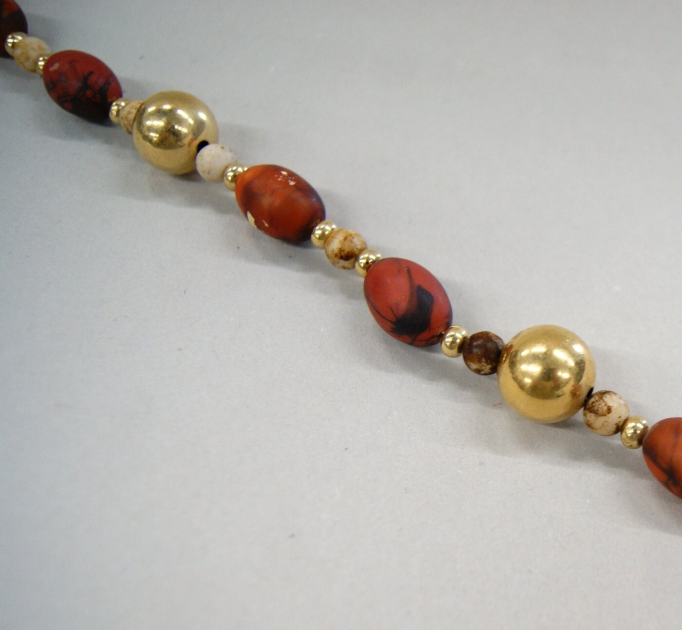 VINTAGE Napier Necklace Redish Brown Marbleized & Gold Tone Beads, SM1703