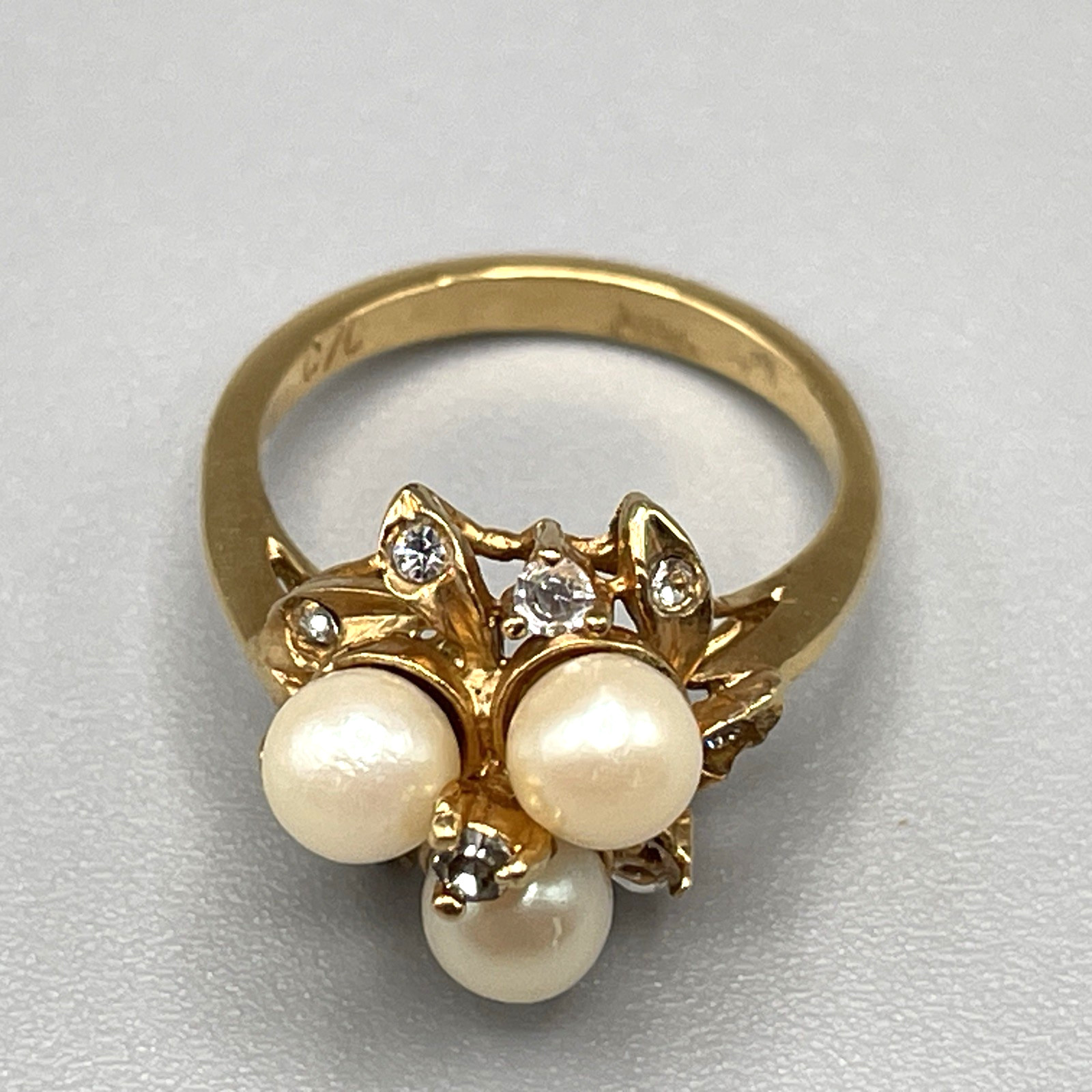 Vintage Gold-Plated Floral Pearl & Cubic Zirconia Cluster Ring – Size 5